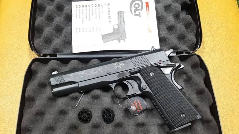 ปืนสั้นอัดแก๊สUmarex Colt Government 1911A1 Black cal.177/4.5mm. Co2 Pistol เบอร์ 1 ✔ขนาดเบอร์ลูก Caliber 4.5mm (.177) ✔แก๊ส Power Source CO2 12gr Capsule ✔บรรจุลูก Magazine Capacity 8 Shot ✔ระบบเซฟ SafetyTrigger & Safety Grip 