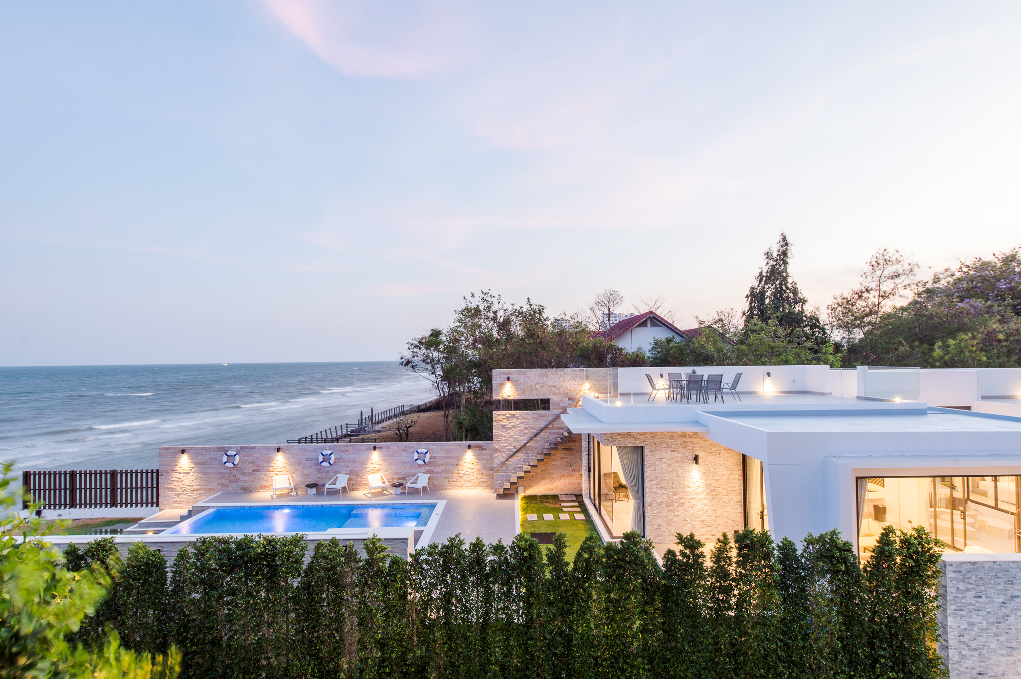 HR15066 บ้านพักติดทะเลหัวหิน The Casa Rocca Beach Villa HuaHin