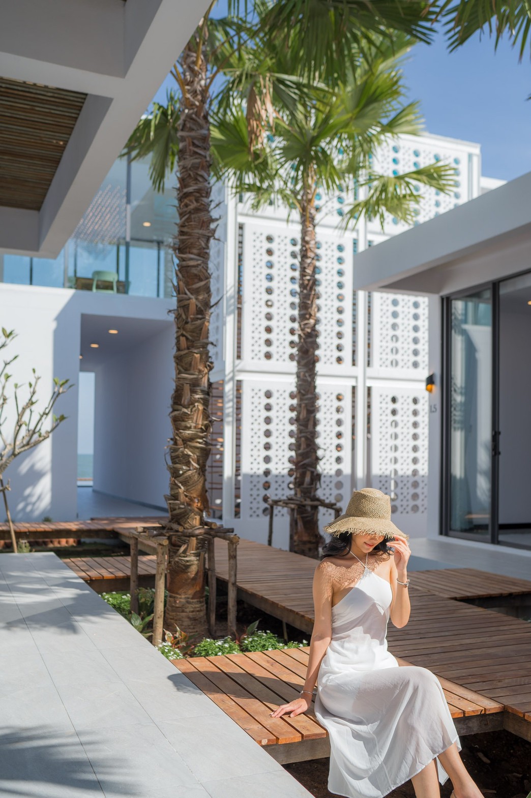 HR15060 บ้านพักติดทะเลชะอำ The Leon Beach Pool Villa Cha Am