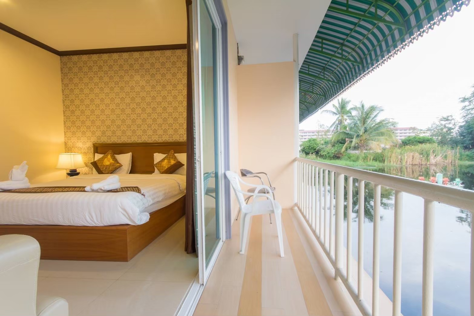 HR9002 บ้านพักหัวหิน บ้านแพรวา พูลวิลล่า