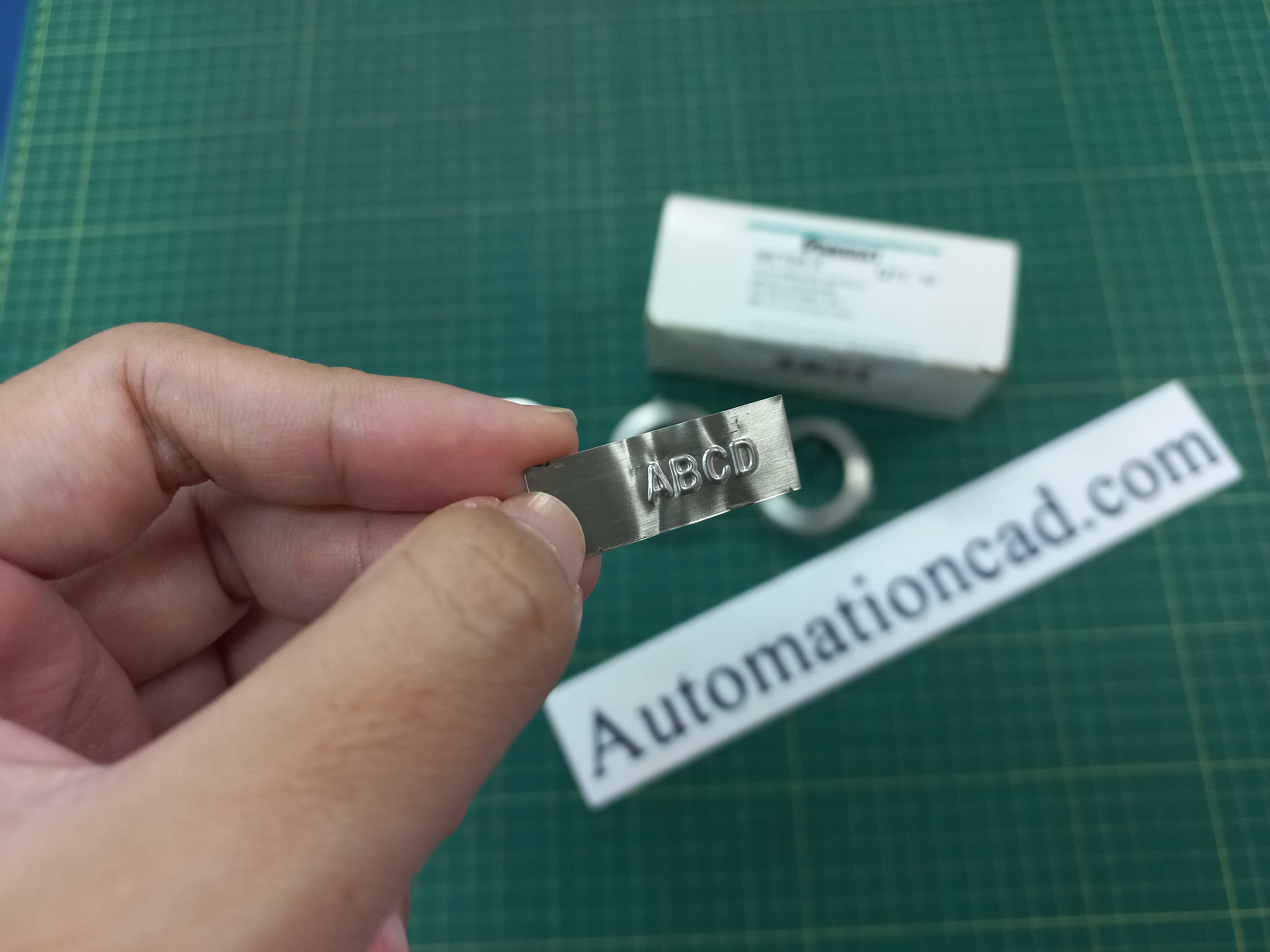 METAL TAPE EMBOSSER PANDUIT