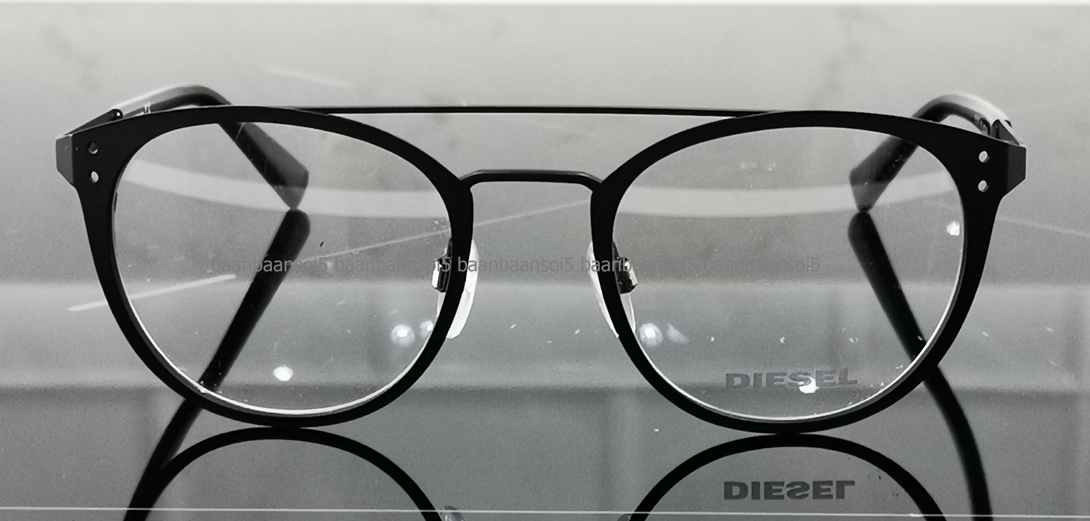 DIESEL DL 5274 005 โปรโมชั่น กรอบแว่นตาพร้อมเลนส์ HOYA ราคา 4,190 บาท