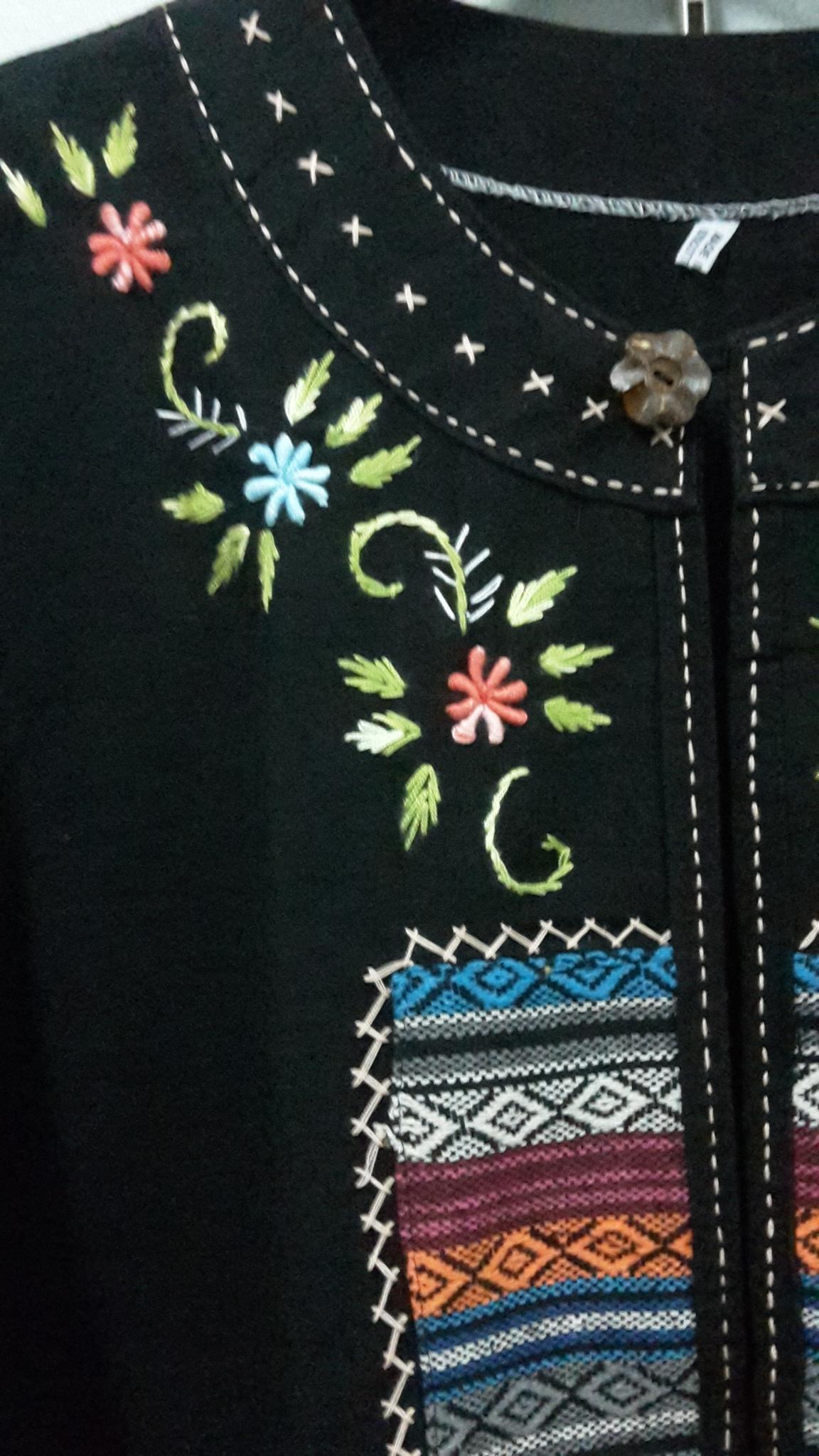 เสื้อผ้าไทยสีดำ เสื้อผ้าฝ้ายย้อมคราม เสื้อคลุมผ้าฝ้าย เสื้อแจ็คเก็ตผ้าฝ้าย ปักดอกไม้