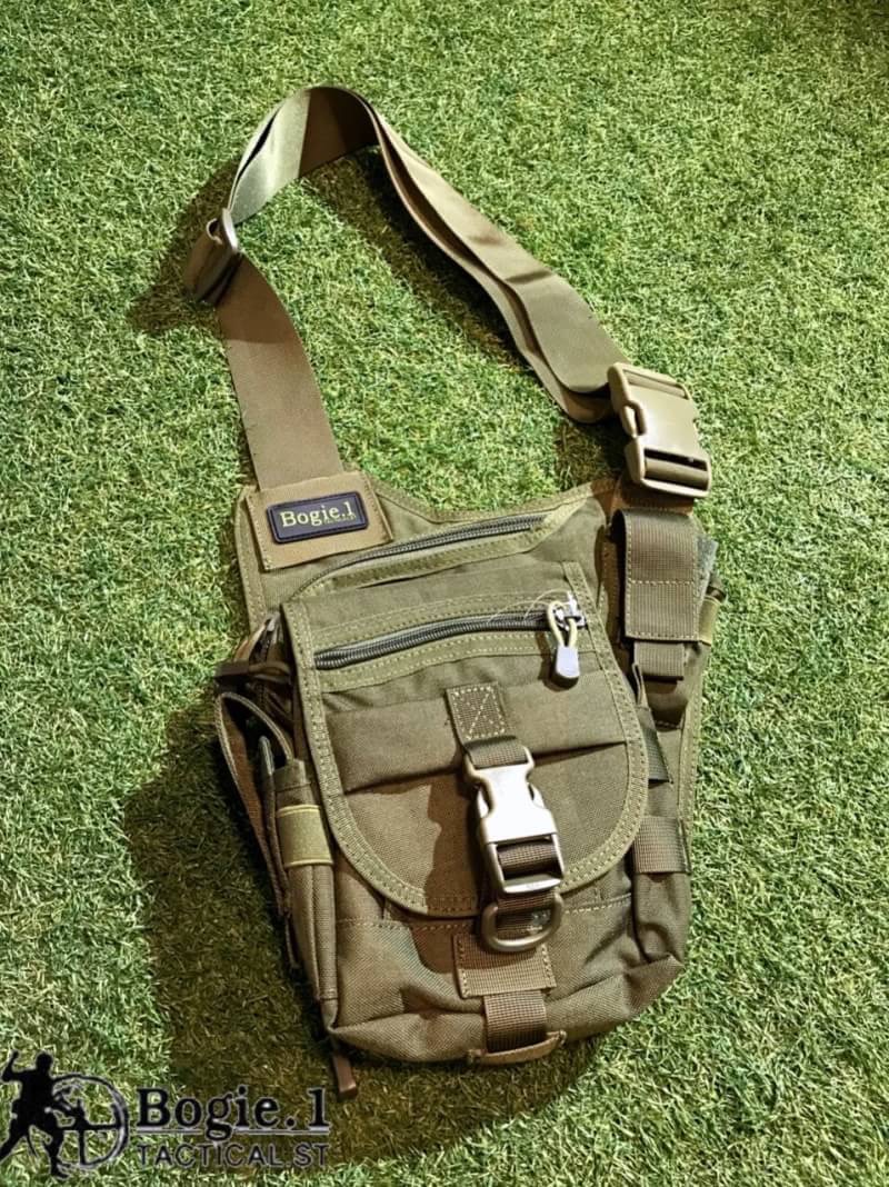 กระเป๋าสะพายข้าง 3 เหลี่ยมซ่อนปืน ผ้า CORDURA Bogie.1 มี สี ดำ เขียว ทราย มัลติแคม จำหน่ายปลีก/ส่ง ส่งทั้ง EMS Kerry เก็บเงินปลายทาง และขนส่ง ราคา 1250 บาท