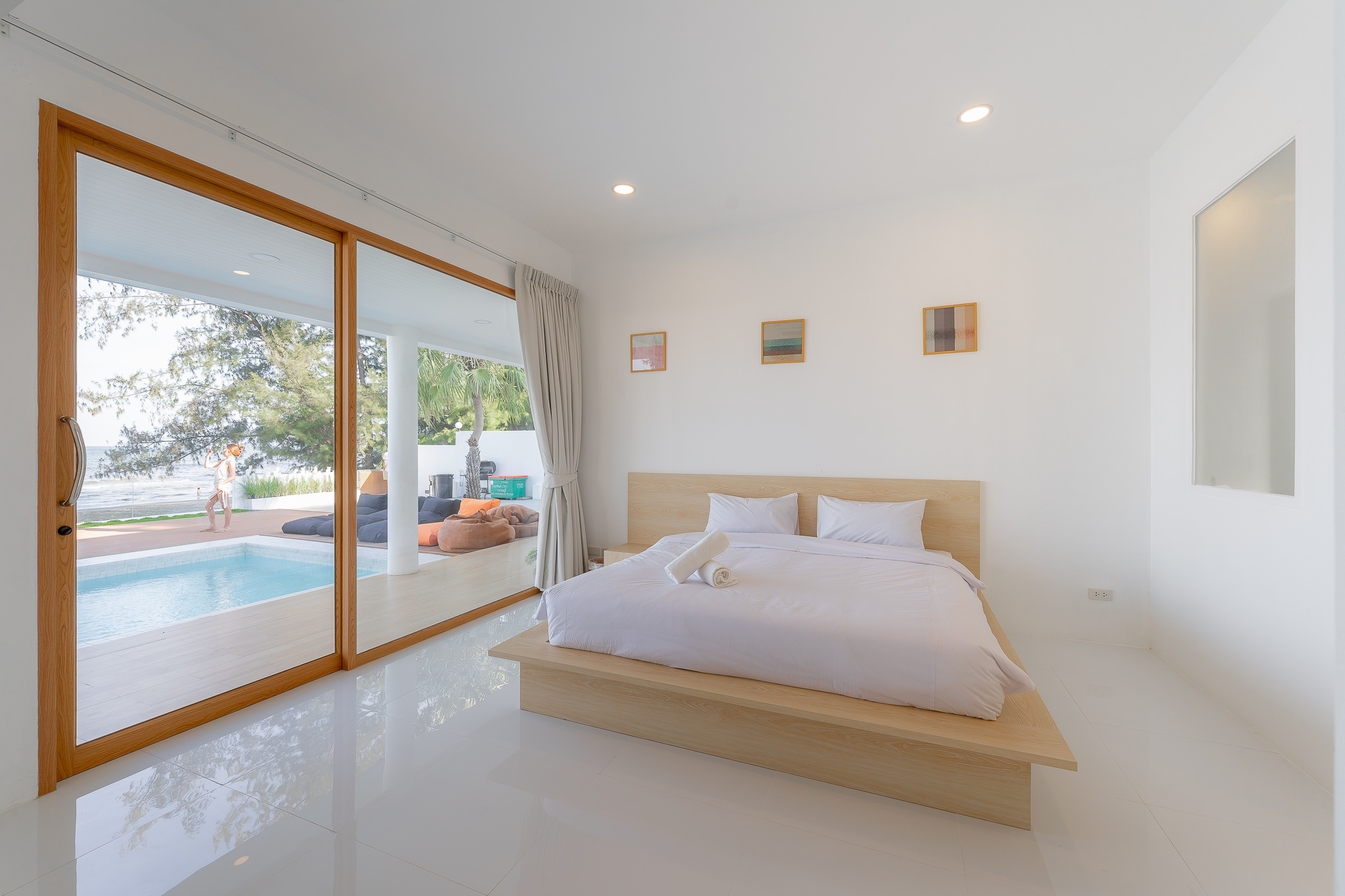 HR15057 บ้านพักติดทะเล The Rocca Beach Villa Pranburi