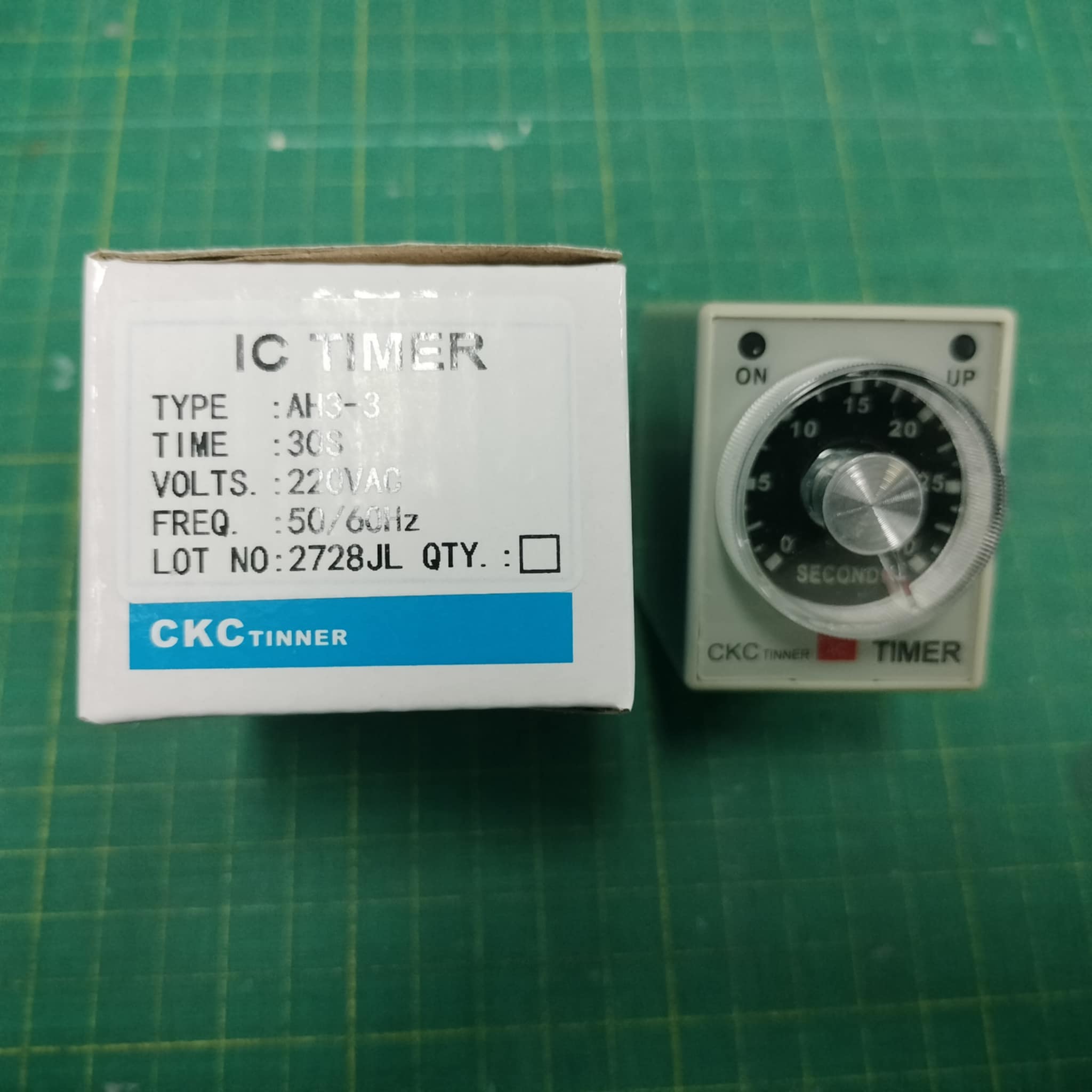 CKC Timer AH3-3 220V ไทม์เมอร์ ฟรีซ็อกเก็ต PF083A ช่วงเวลา 30 วินาที Delay-ON Delay-OFF