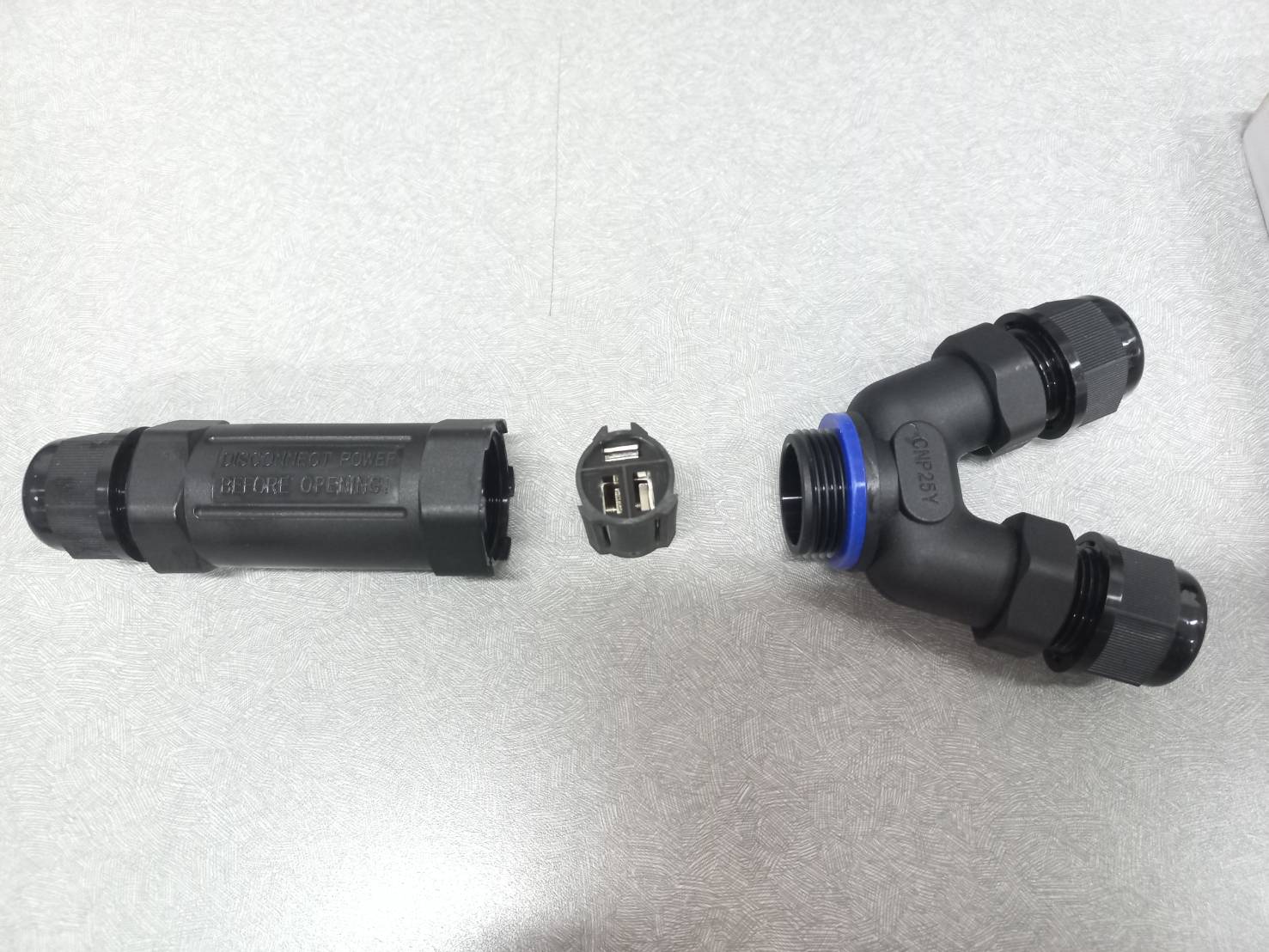 ข้อต่อสายไฟกันน้ำ แบบตัว Y 3P ใช้กับสายไฟฟ้า เบอร์ 0.5 ถึง 2.5 mm² แบบขันน็อต