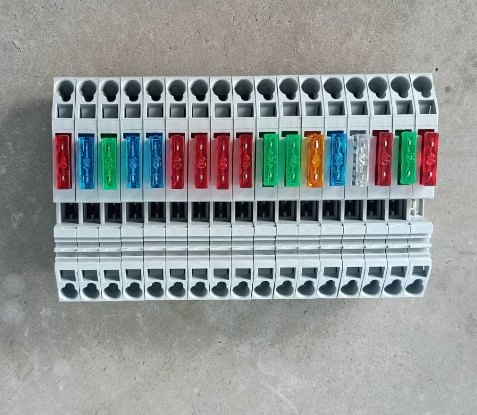 TERMINAL FUSE WAGO เทอร์มินอลฟิวส์ แบบใช้ฟิวส์รถยนต์ (แบบใหญ่) 282-696