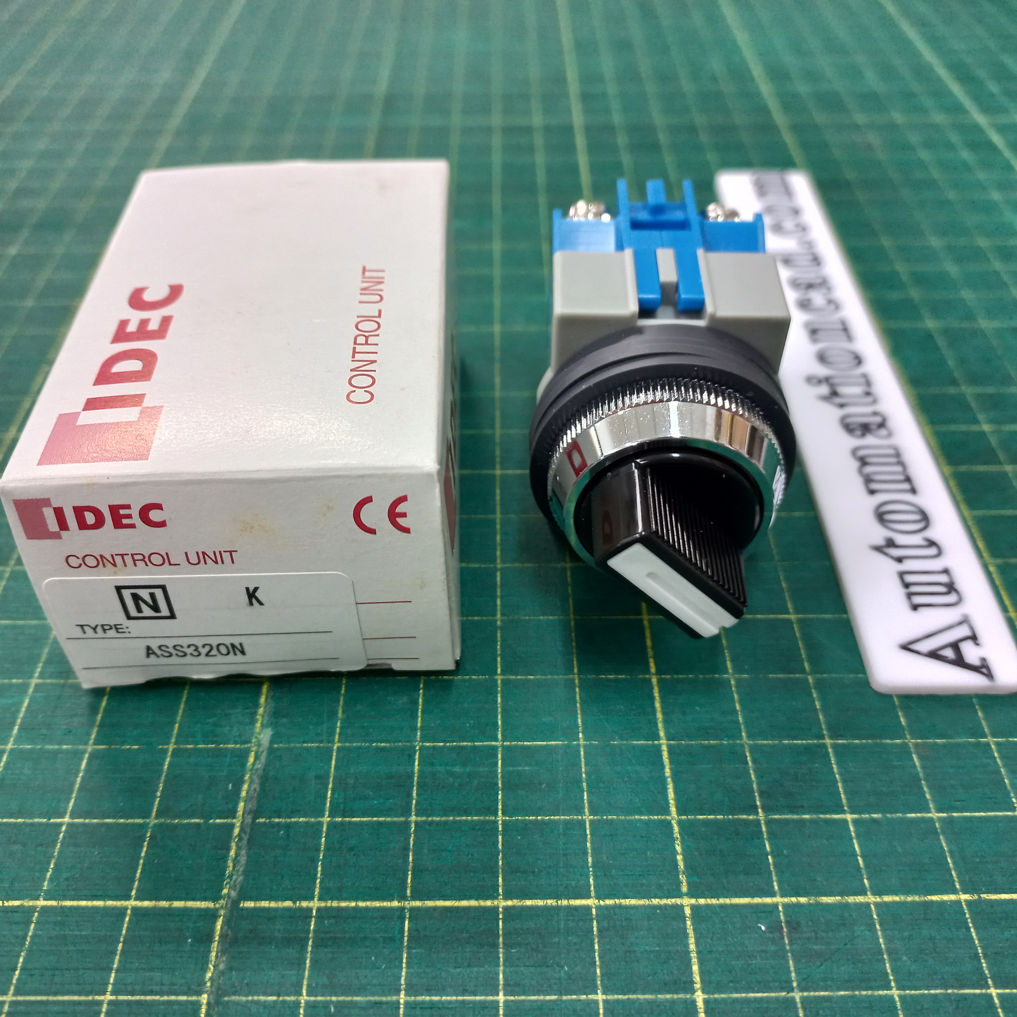 ซีเล็คเตอร์สวิตช์ IDEC 3จังหวะ 2NO บิดค้าง Selector switches IDEC รู 25 mm