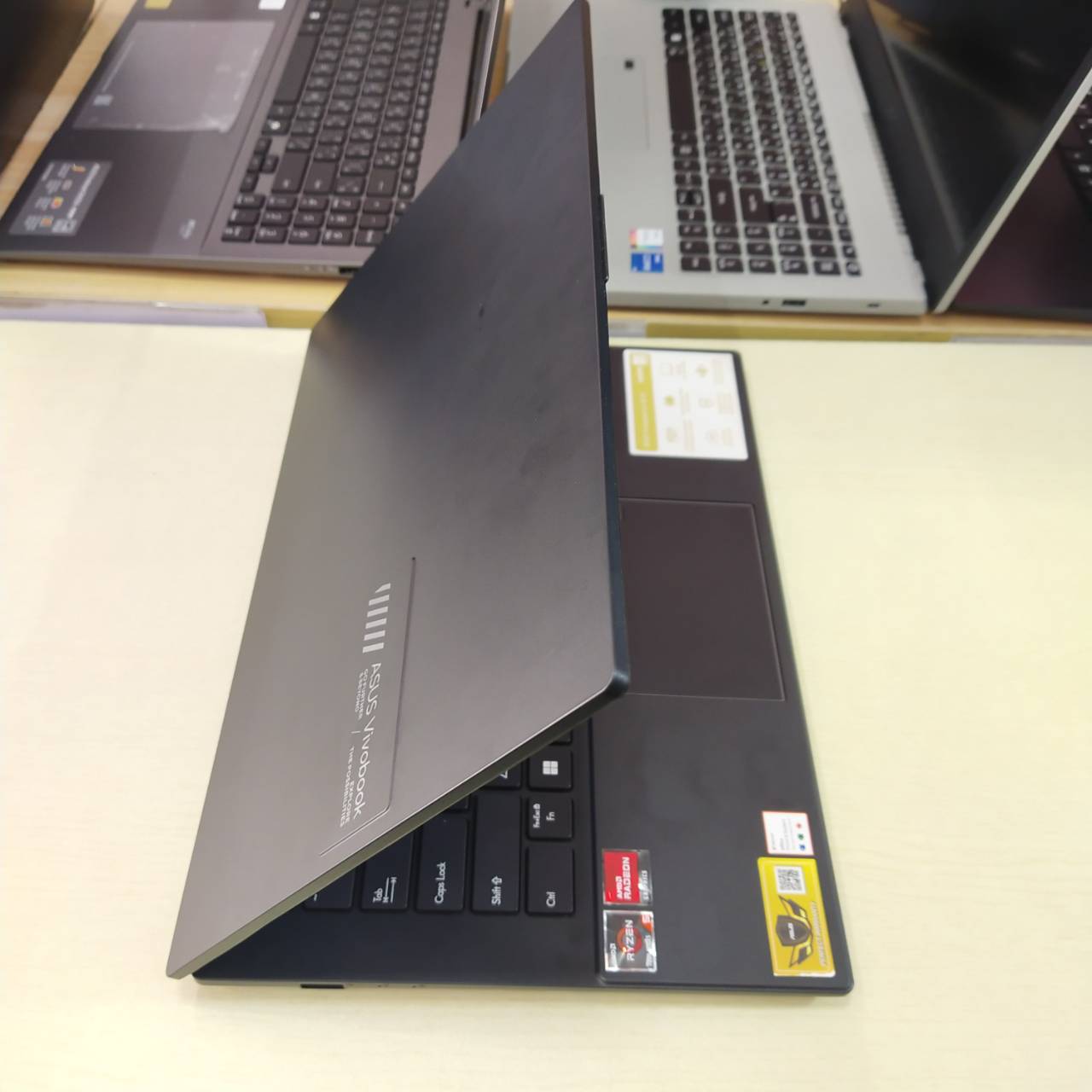 ASUS VIVOBOOK 14 M1404FA-NK552WS สภาพเครื่อง 90% ติดฟิล์มกันรอยหน้าจอแล้ว(ประกัน J.I.B. 13/11/2025)