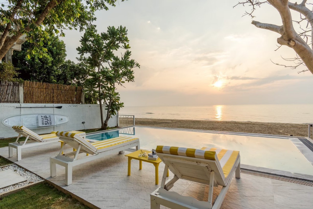 HR15075 บ้านพักติดหาดปราณบุรี The Banana Beach Villa Pranburi