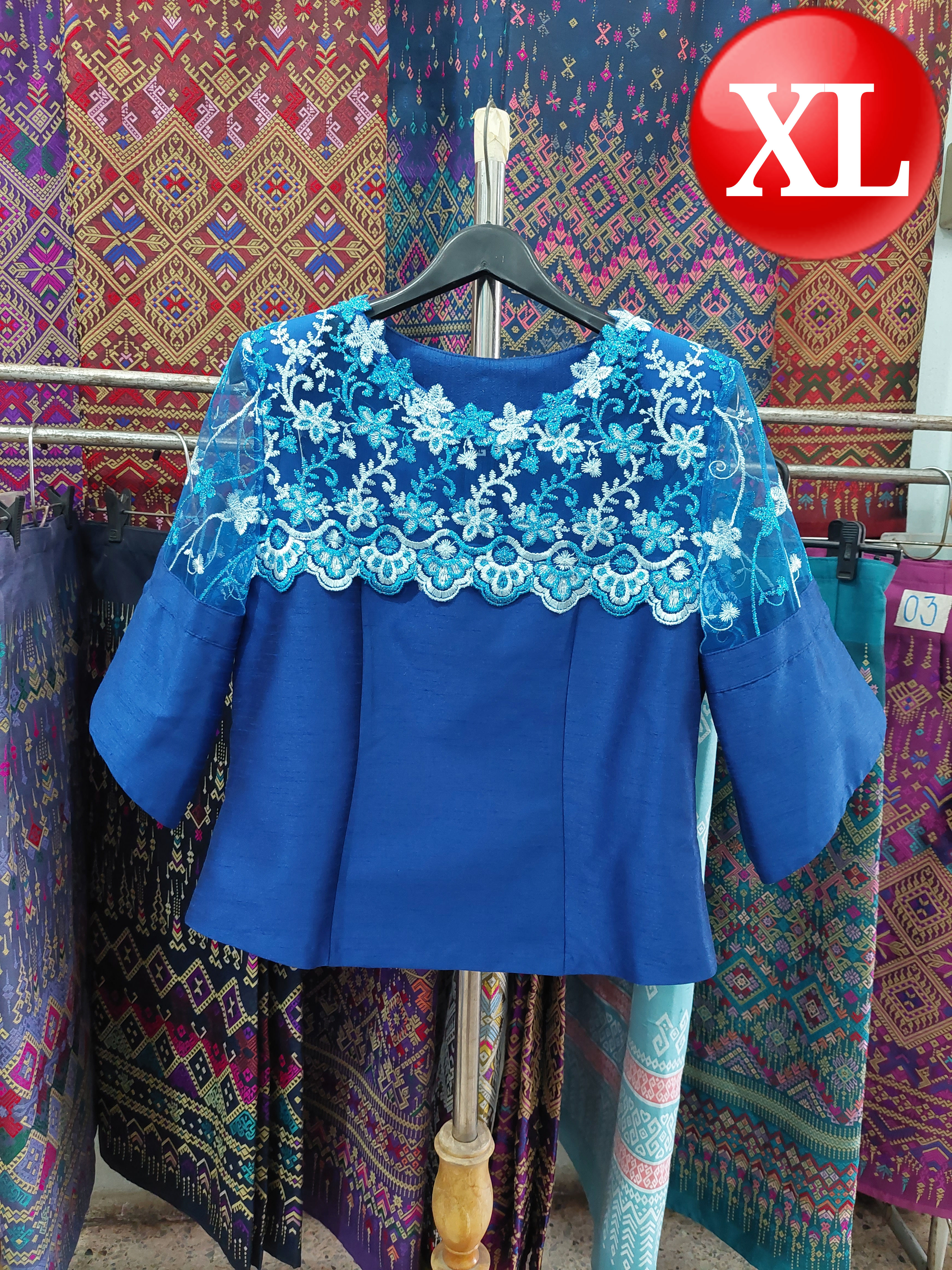 เสื้อผ้าไหมสตรี #เสื้อผ้าผ้าไหมสไตน์เกาหลีปักเลื่อม #เสื้อทำงานผ้าไทย #เสื้อผ้าไหมสไตน์หรู ตามภาพ XL