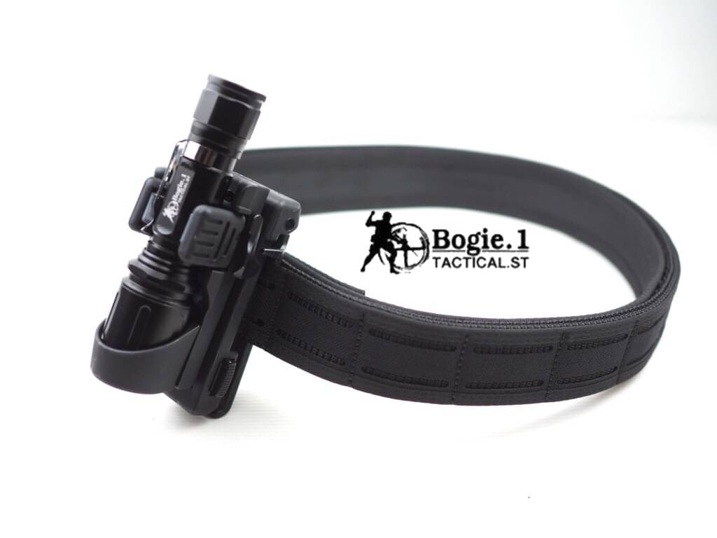 New. Bogie1 ซองไฟฉายโพลิเมอร์ รุ่น Lock 360 มีตัวล็อก แน่นกริ๊บ ไฟฉายไม่ร่วงหล่น หมุนปรับระดับได้ 360 องศา ร้อยเข็มขัดได้ทุกขนาด (ปรับขนาดได้) ร้อยกระเป๋า / ติดเสื้อเกราะ ได้