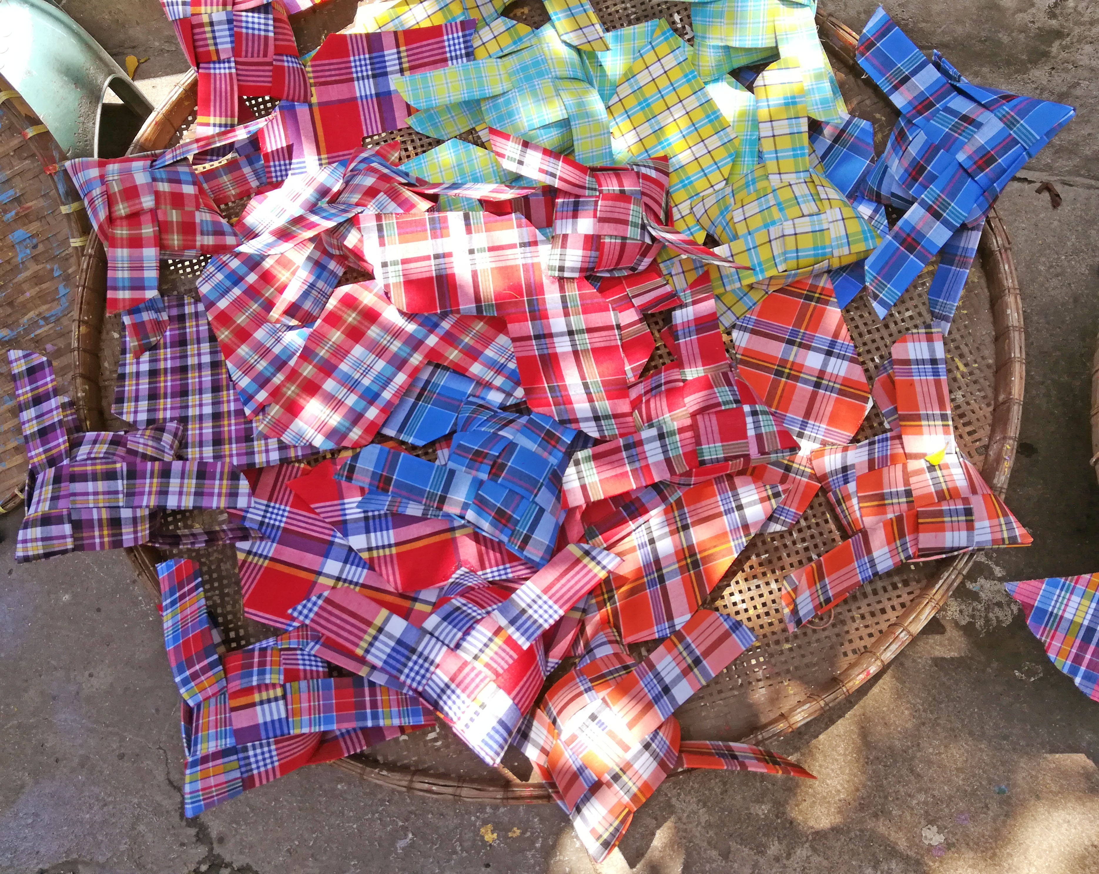 ปลาตะเพียนสานจากผ้าขาวม้า30ซม.