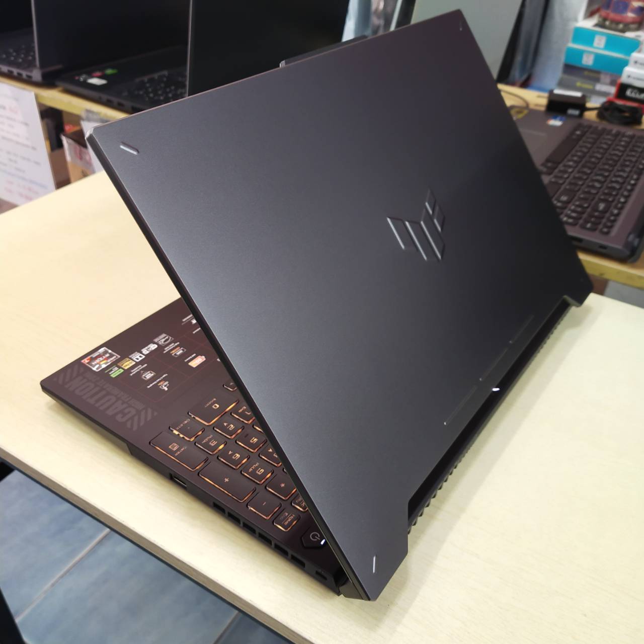 ASUS TUF GAMING A15 FA507NUR-LP037W *เครื่อง 1 เดือน* สภาพเครื่อง 100% ไร้ริ้วรอย (ประกันศูนย์ 13/10/2027)