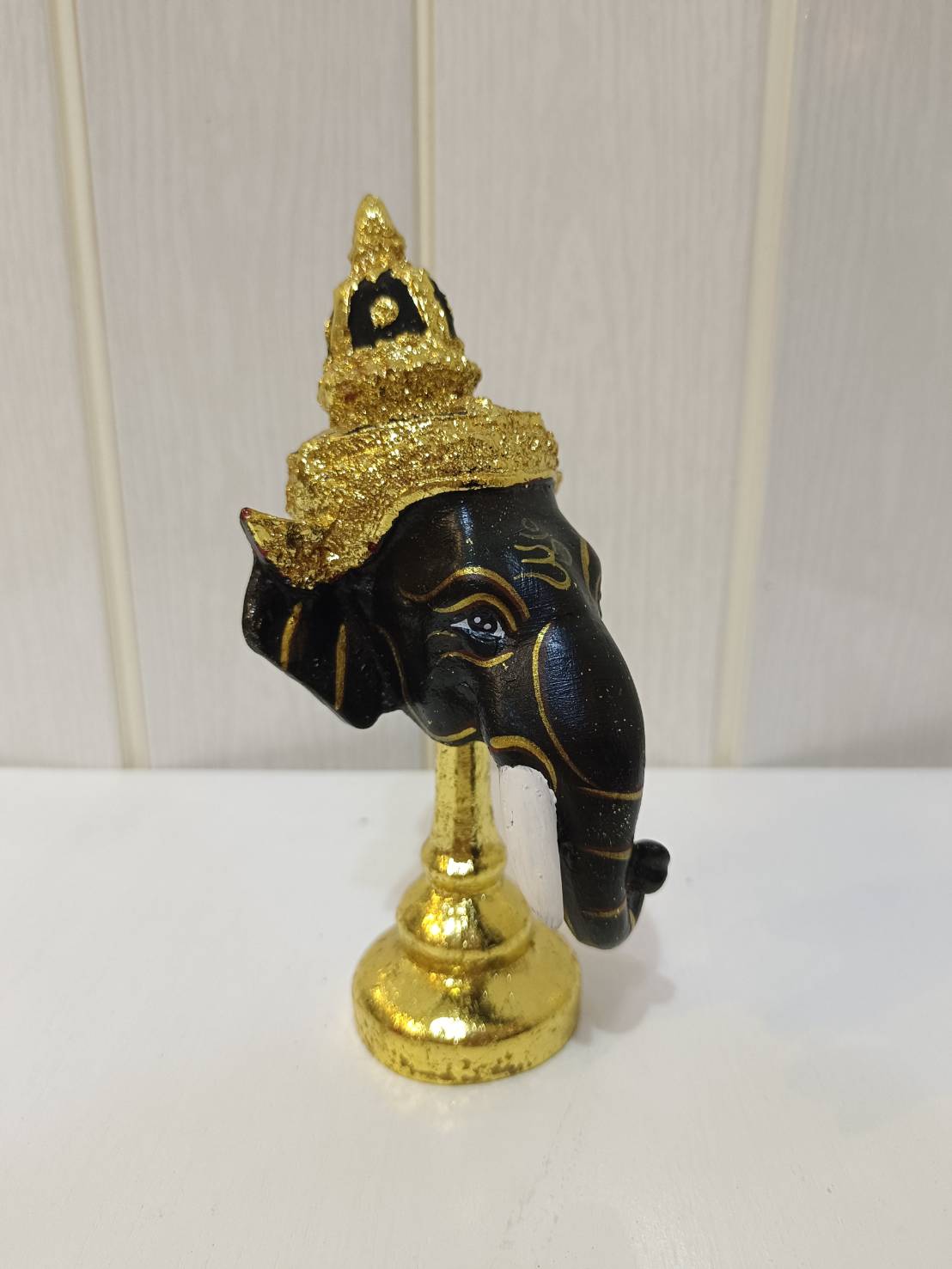พระพิฆเนศ ขนาดจิ๋ว ขนาดตั้งหน้ารถ พร้อมฐานปิดทอง (สีดำ)