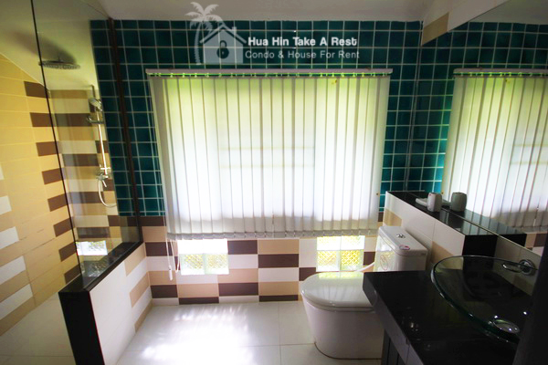 HR3011 บ้านหัวหินณาราย่า คาราโอเกะ ไฟเทค