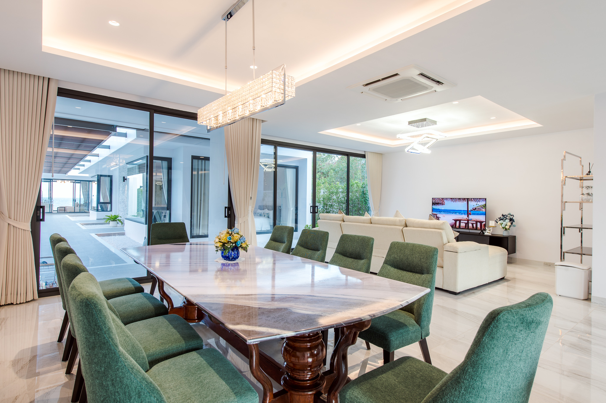 HR15066 บ้านพักติดทะเลหัวหิน The Casa Rocca Beach Villa HuaHin