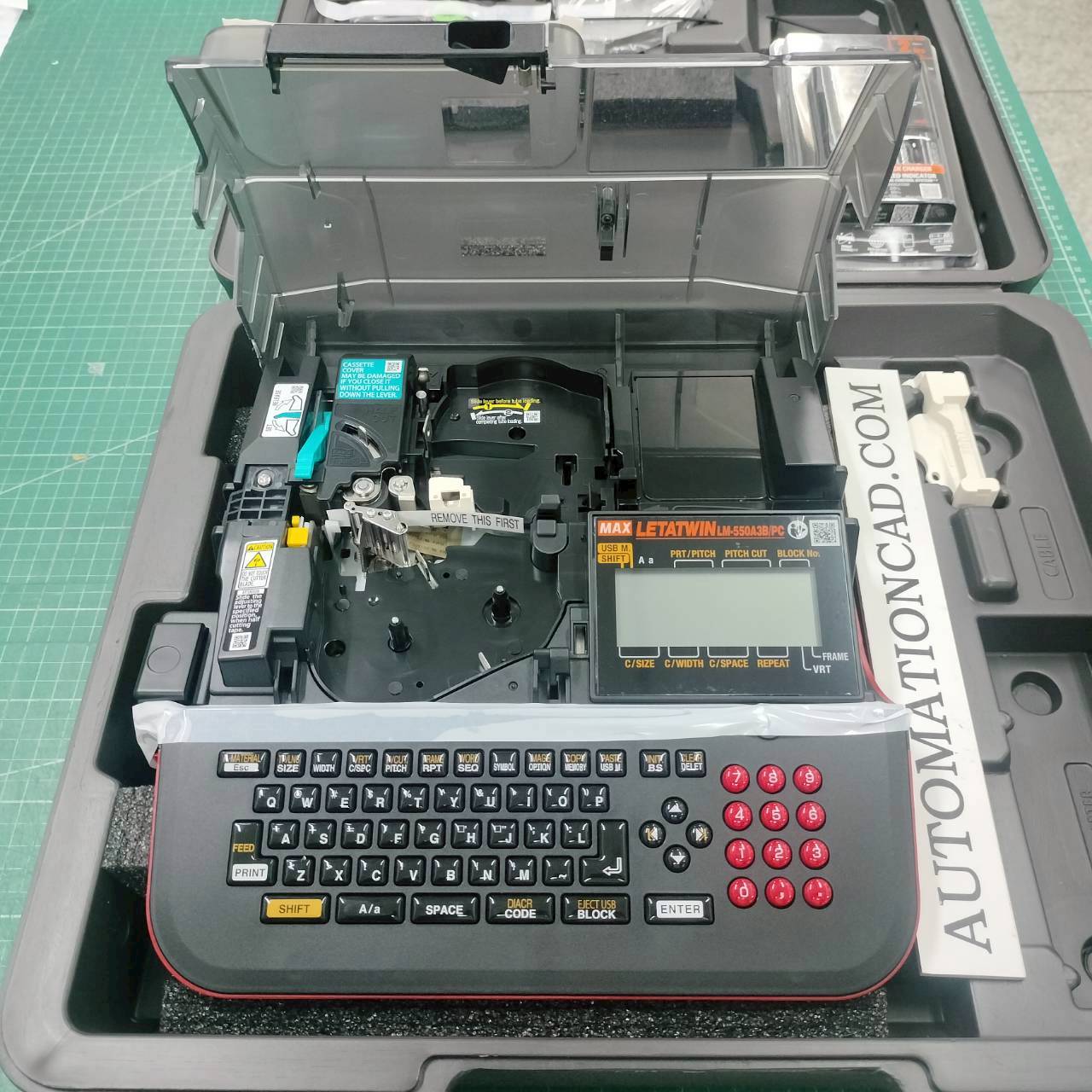 เครื่องพิมพ์ปลอกสายไฟ MAX LM-550A3B LETATWIN พิมพ์ผ่านแป้นพิมพ์ / ต่อ Computer ก็ได้ รุ่นใช้ถ่านแบบชาร์จได้