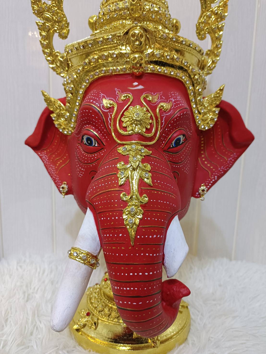 พระพิฆเนศ ขนาดกลาง เกรดพรีเมี่ยม พร้อมฐานไม้กลึงตีลายประดับเพชร