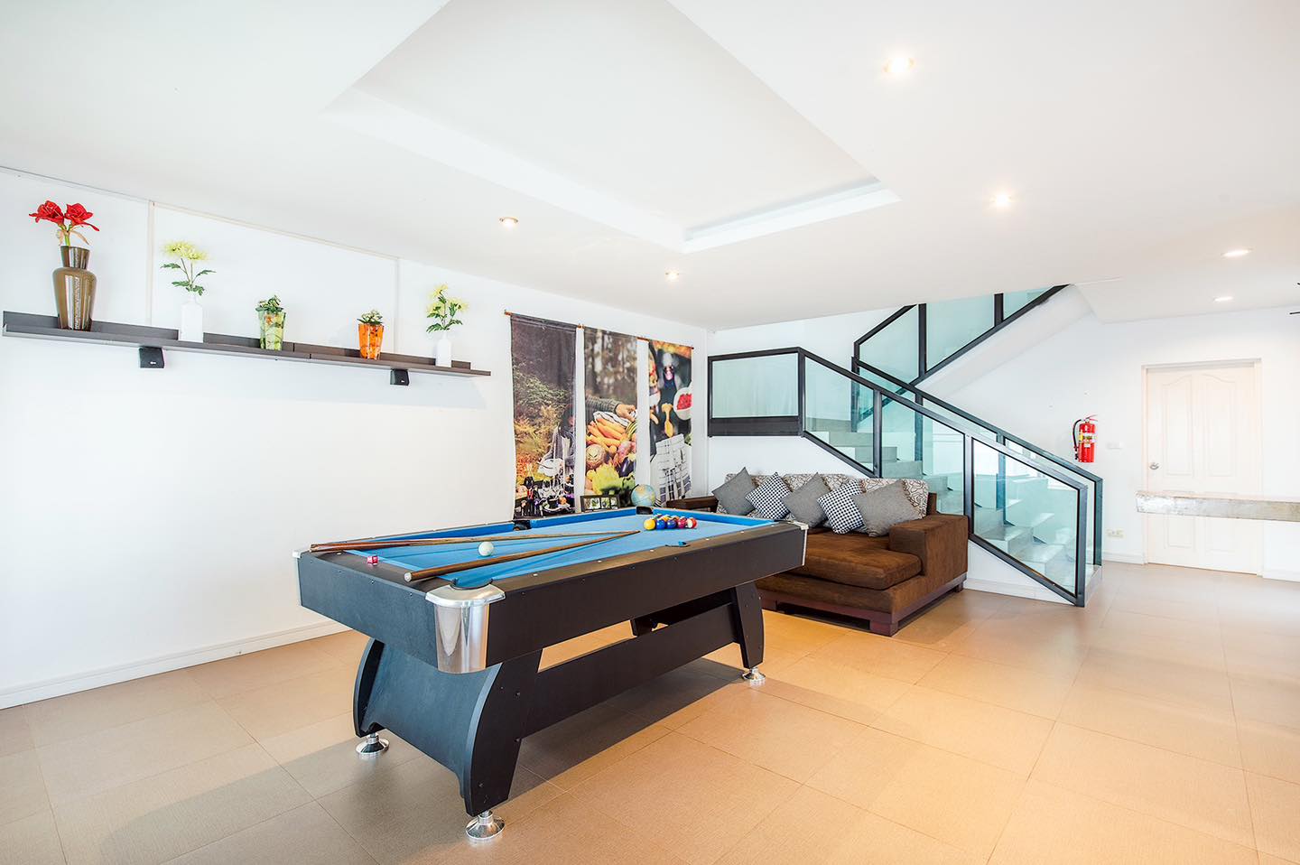 HR15072 บ้านพักติดทะเล The White Beach Villa Pranburi