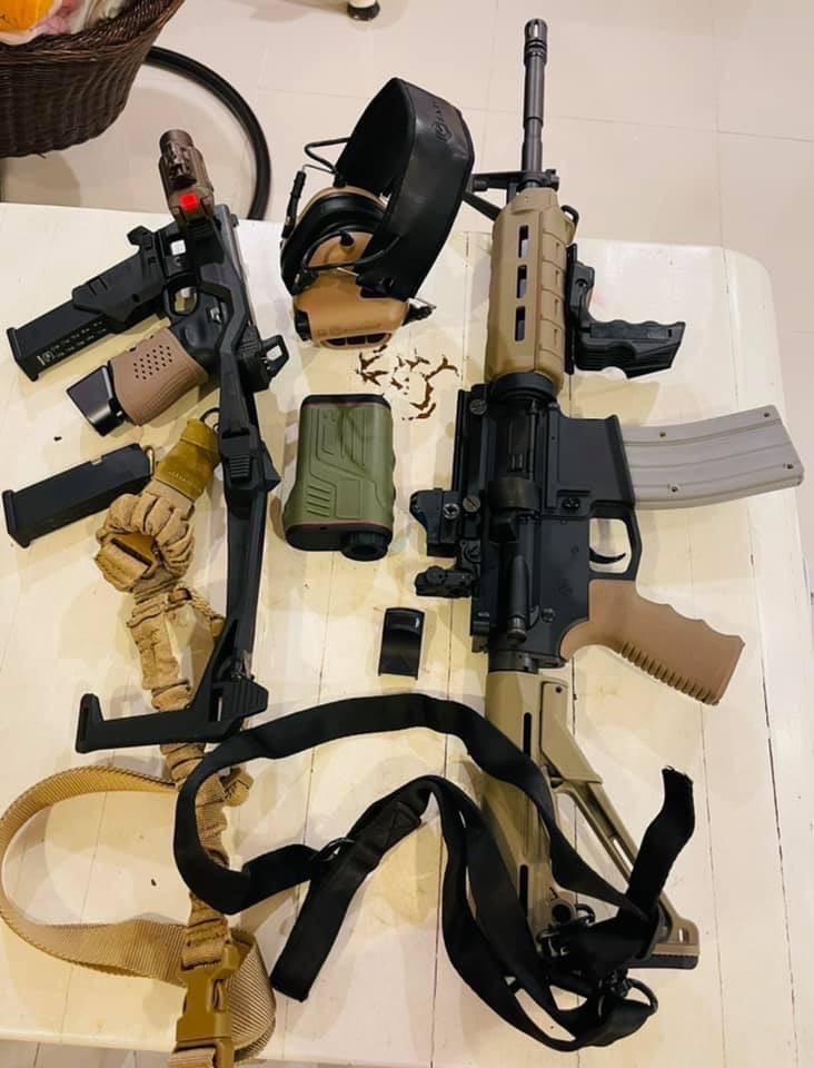 ชุดประกอบปืนสั้น รุ่น Full Kit สำหรับปืน : Glock17,19,34 (ทุกเจน) คุณสมบัติ : วัสดุผลิตจากโพลิเมอร์ คุณภาพสูง ทนความร้อนได้ดีเยี่ยม ขนาดเล็กกระทัดรัด น้ำหนักเบา ติดตั้งง่าย เพียงถอดน็อตตัวเดียว (บริเวณด้านหน้าใต้ลำที่จับรางล่าง) พานท้ายสามารถพับได้ และ ออ