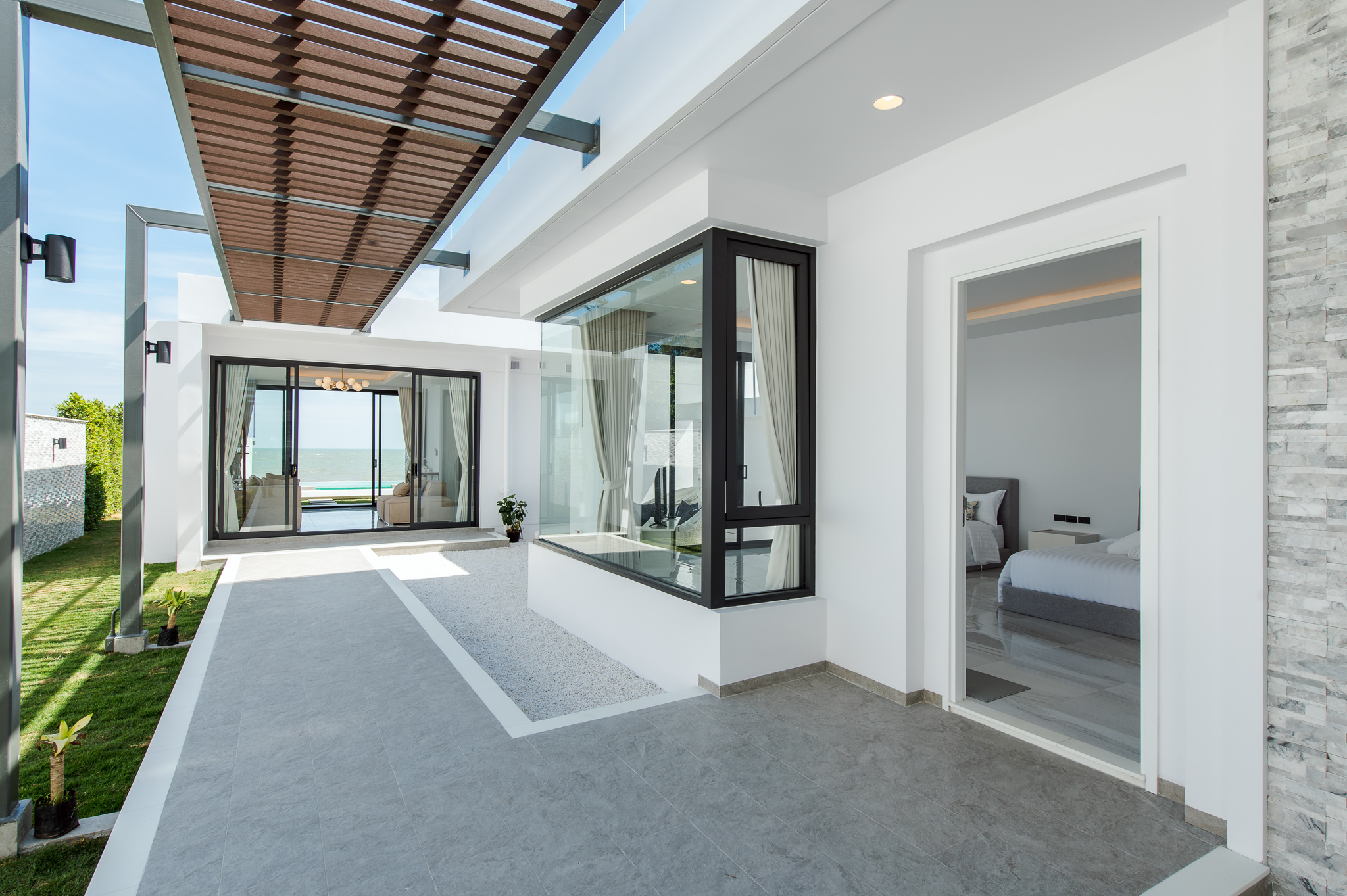 HR15066 บ้านพักติดทะเลหัวหิน The Casa Rocca Beach Villa HuaHin