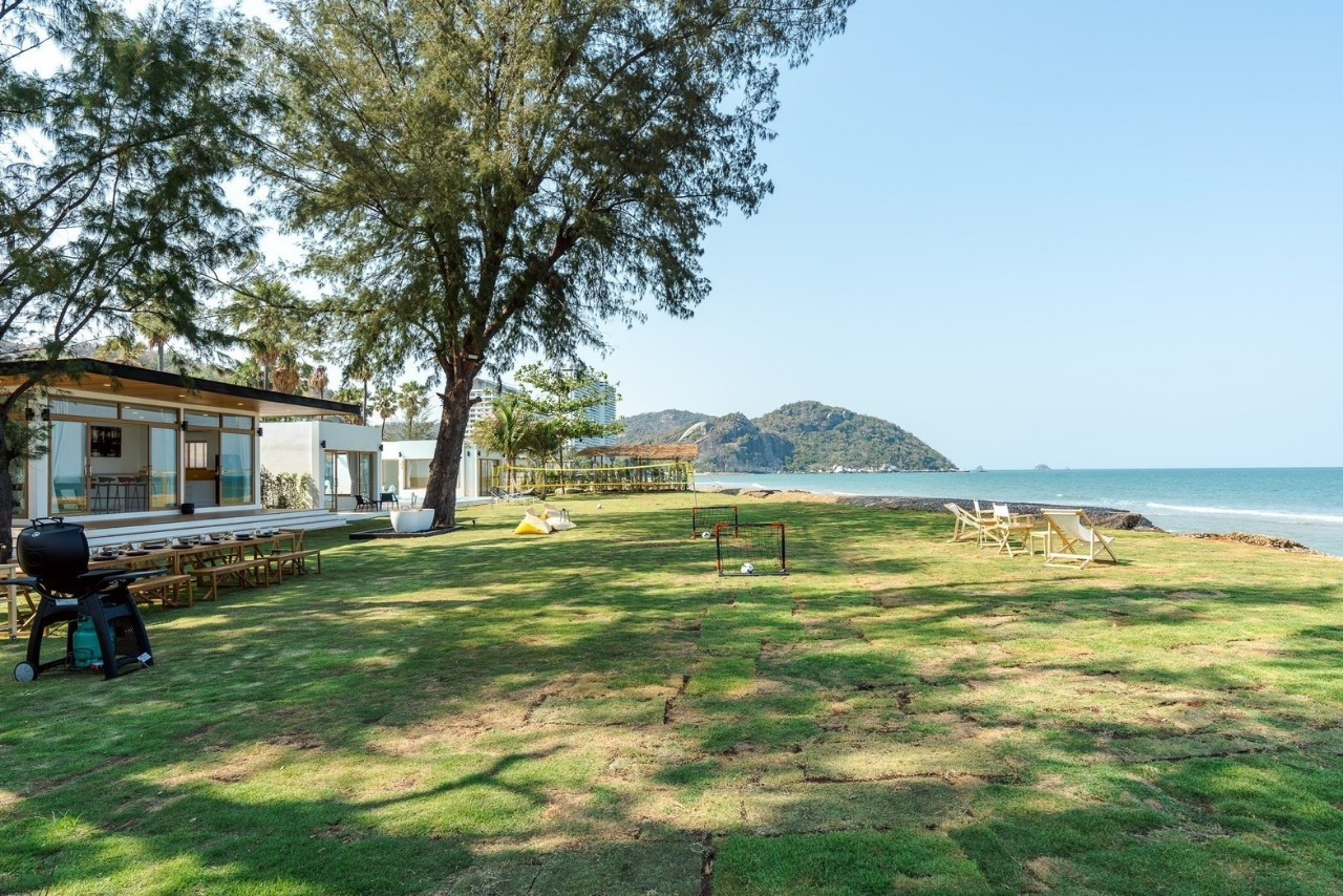 HR15080 The Bristol Beach Huahin Pool villa