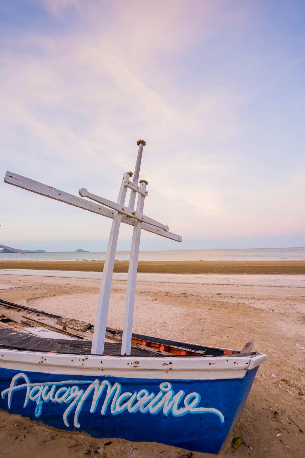 HR15064 บ้านพักติดทะเล The Ocean Beach Villa, Sam Roi Yod.