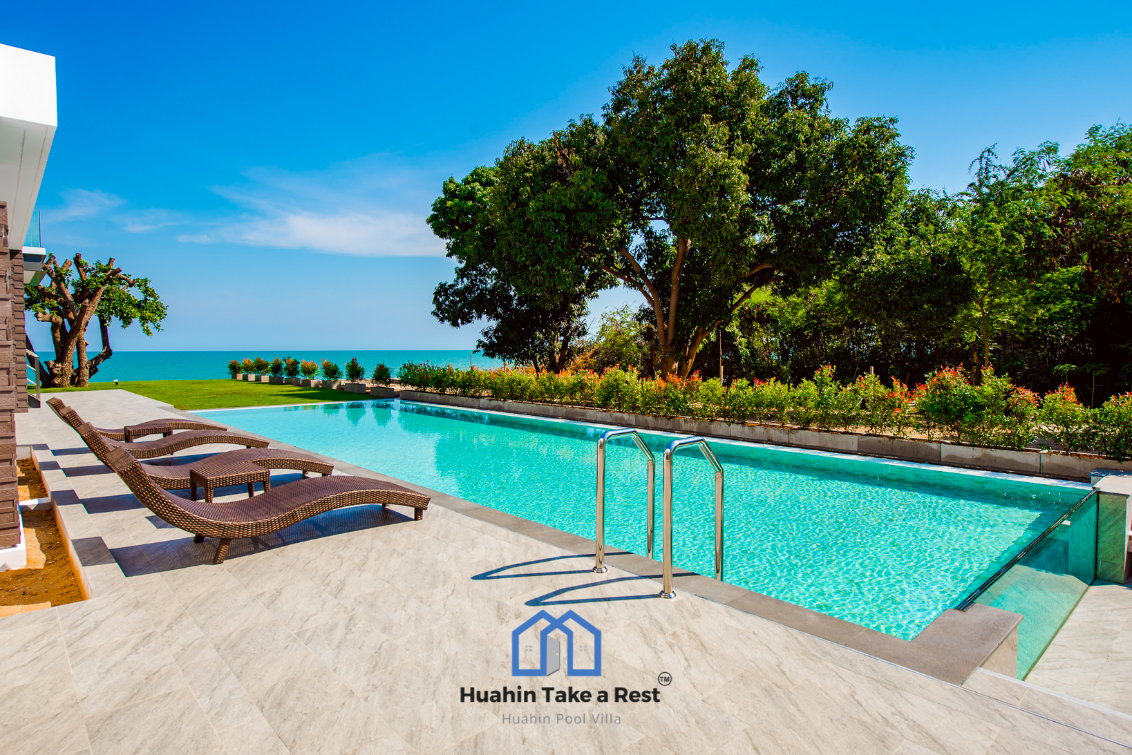 HR15039 บ้านพักติดทะเลหัวหิน The Premium Beach Villa Hua Hin