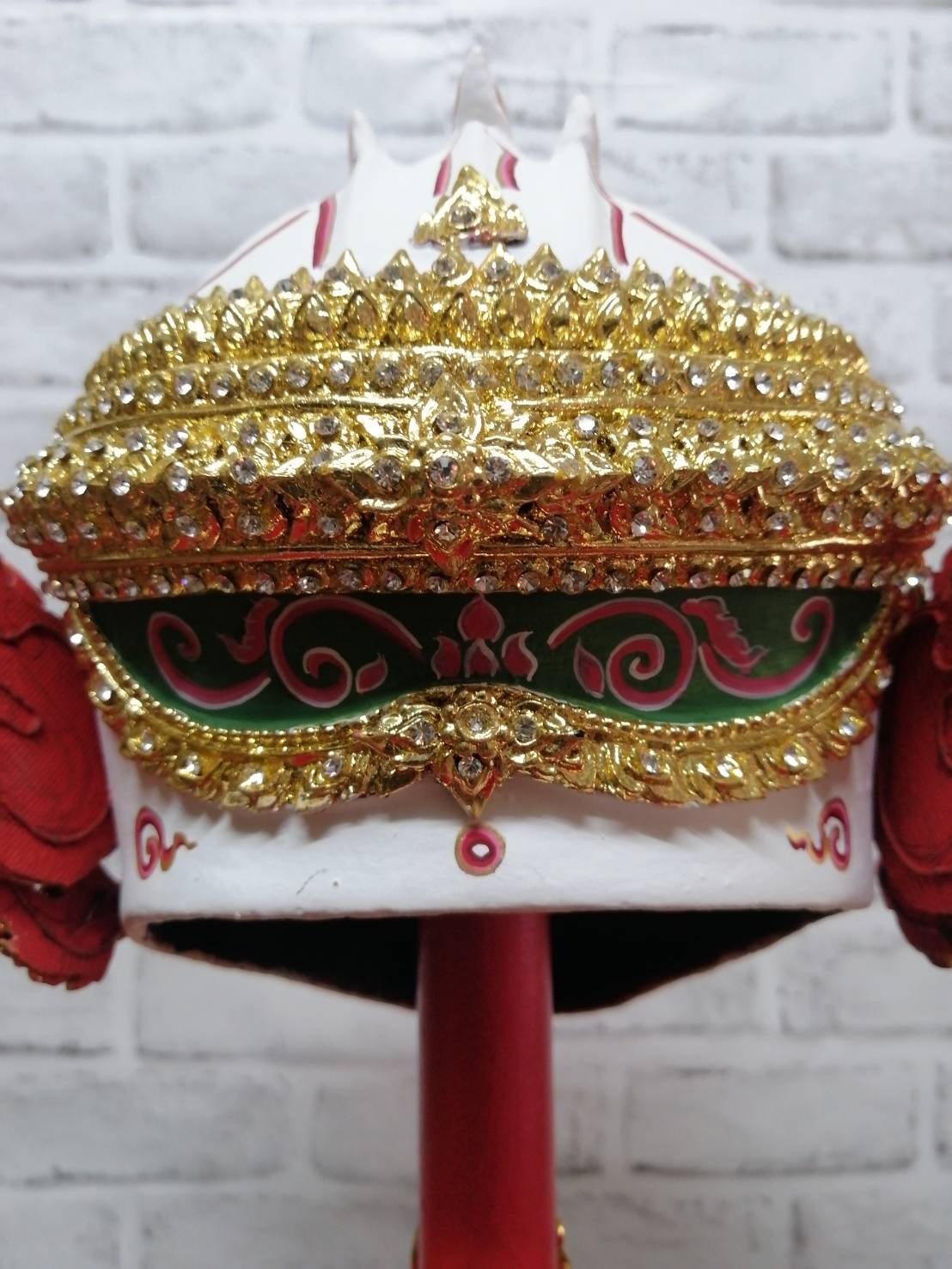 หนุมาน ขนาดผลส้มโอ (งานกระดาษ) เกรดพรีเมี่ยม พร้อมฐานปิดทองประดับเพชร