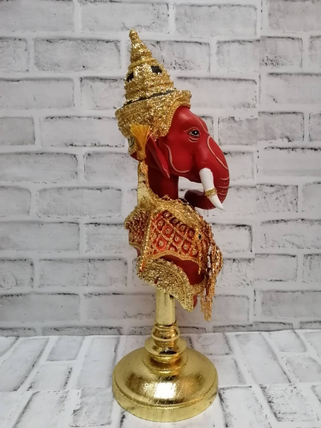 พระพิฆเนศ (สีแดง)