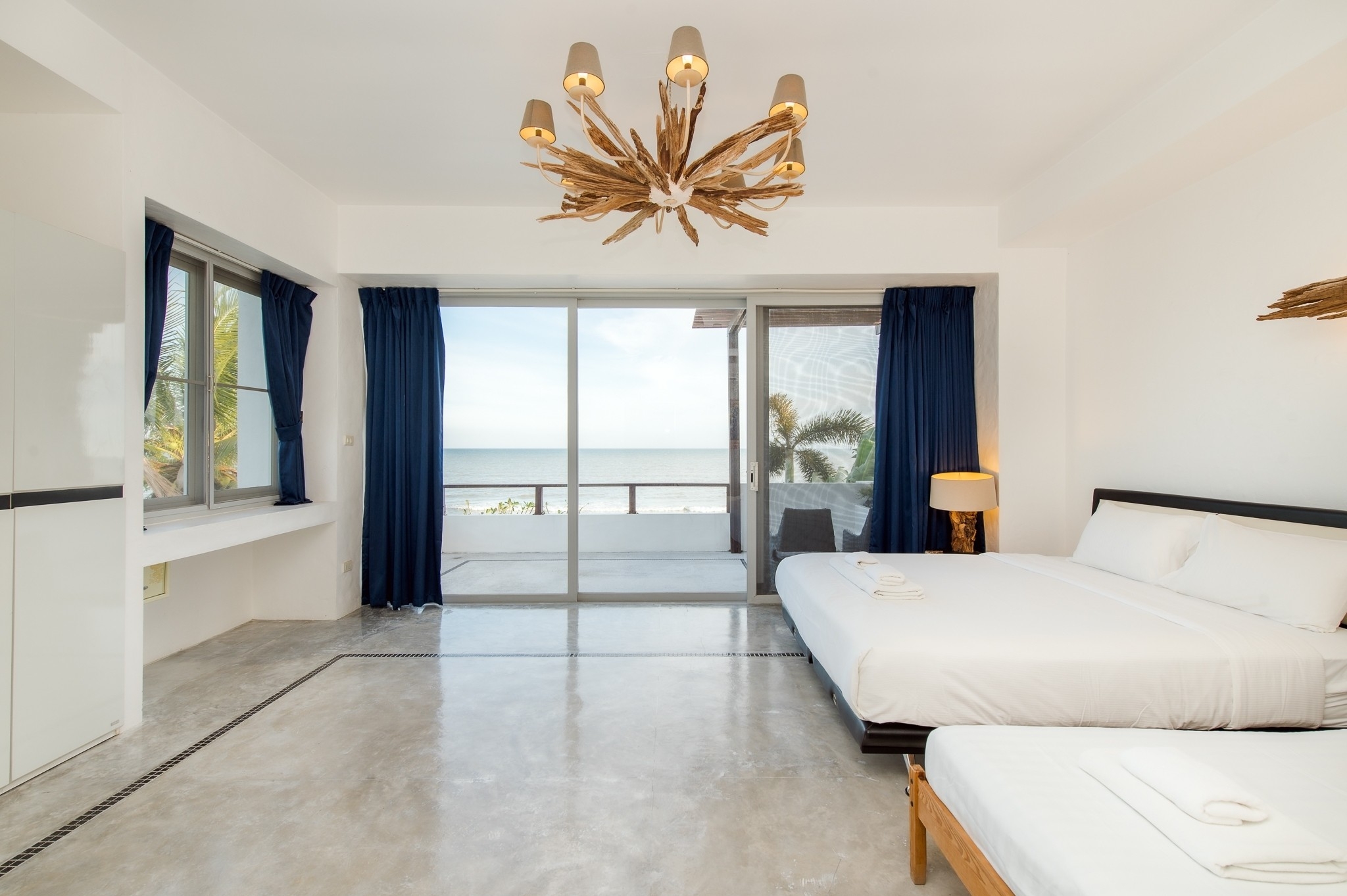 HR15088 บ้านพักติดทะเล S Beach pool villa Kuiburi