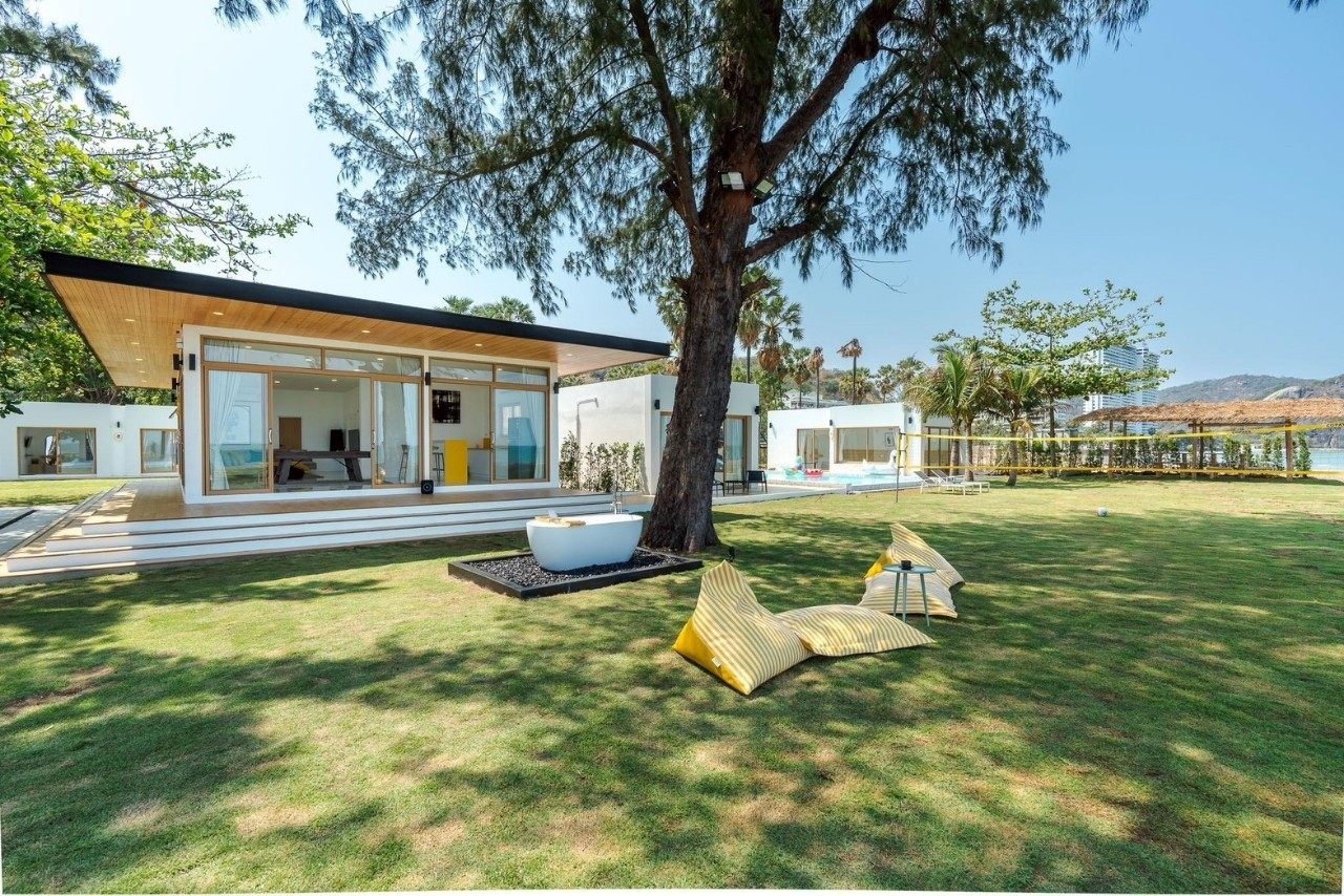 HR15080 The Bristol Beach Huahin Pool villa