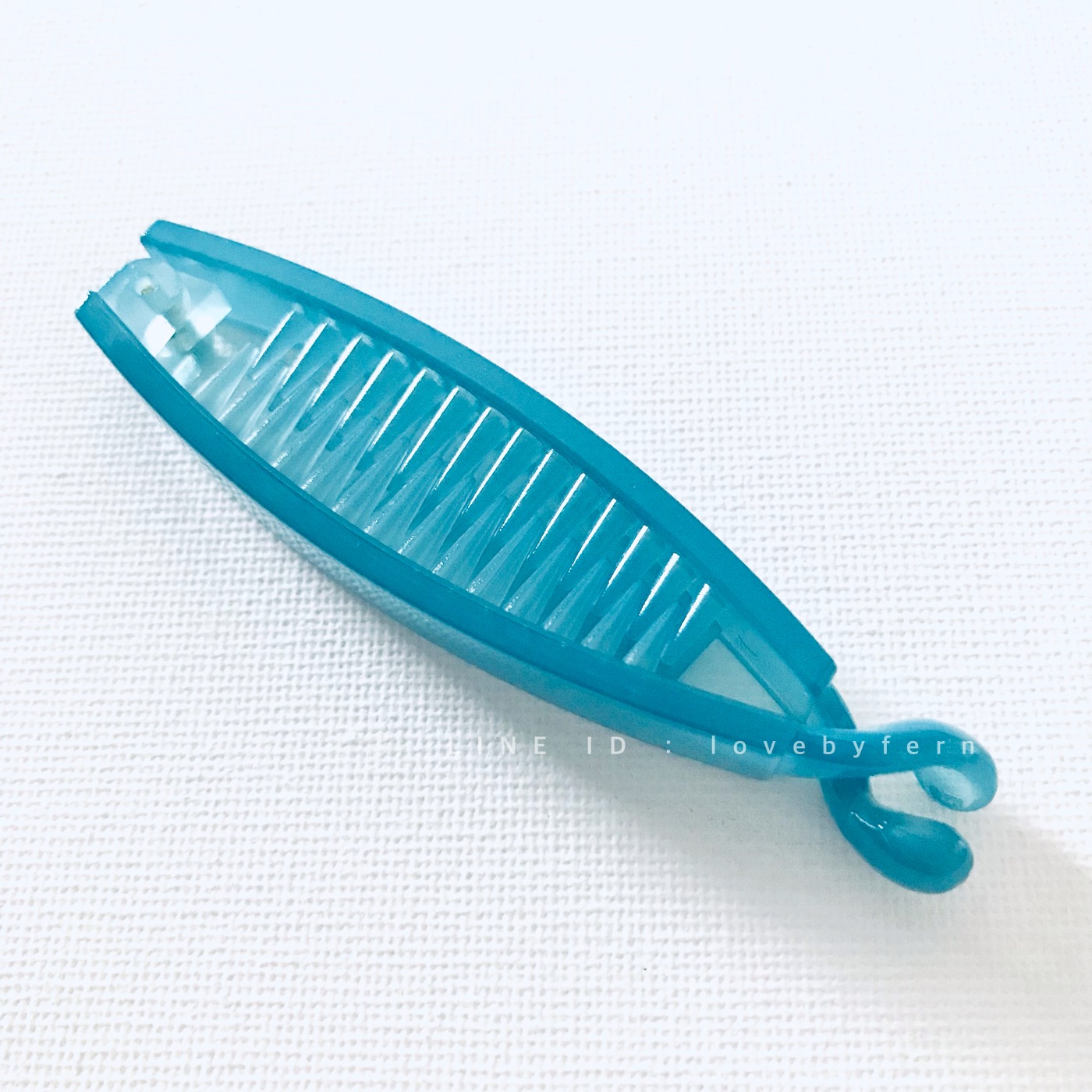 กิ๊บกล้วยเกาหลี สีเจลลี่ฟ้า ทรงตรงคลาสสิค ขนาด 8 x 1 cm สวยน่ารัก สีหวาน มินิมอล สำหรับผมน้อย-ปกติ ติดแน่น ไม่บาดผม #MadeinKorea #lovebyfern
