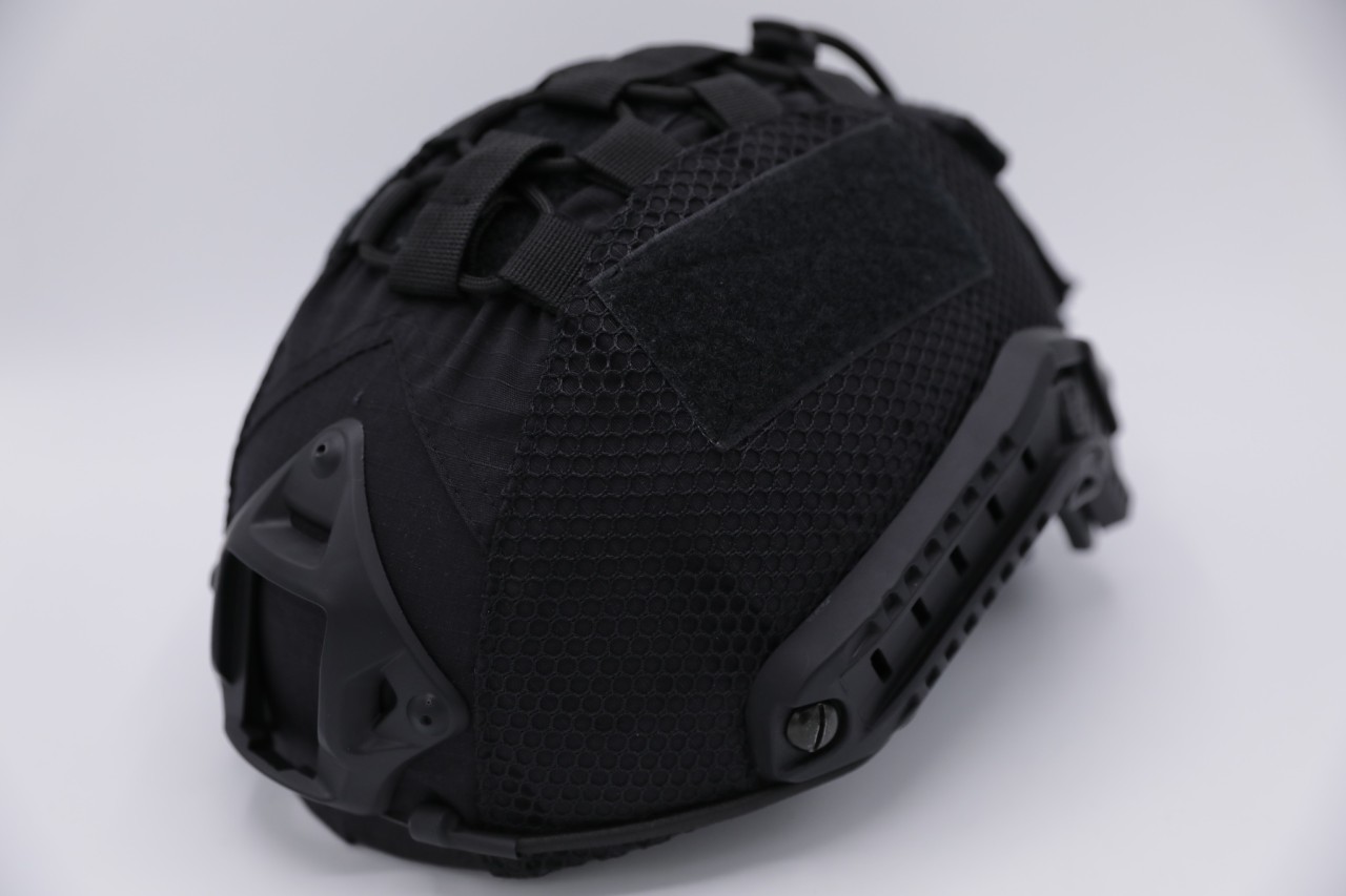 ผ้าคลุมหมวกฟาส Gen3 (ผ้าคลุมหมวกฟาส-ตาข่าย) Mesh Fast Helmet Cover คุณสมบัติ : #ผ้าคลุมหมวกสำหรับ หมวกfast #ตัวผืนผ้าคลุมมีขนาดใหญ่กว่าไซค์ทั่วไปในท้องตลาด ทำให้เมื่อติดตั้งแล้วจะครอบคลุมหมวกได้ดีกว่า และ จัดทรงได้ง่ายกว่า #กระชับยิ่งขึ้นด้วยสายปรับรัด #ม