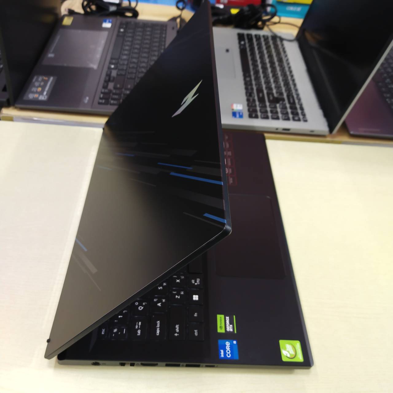 ACER NITRO V15 ANV15-51-50UV สภาพเครื่อง 100% ไร้ริ้วรอย (ประกันศูนย์ Onsite 20/11/2027)