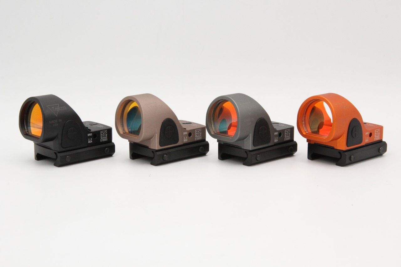 ดอท Trijicon รุ่น SRO คุณสมบัติ : ดอทรูปทรงขนาดเล็ก ทนแรงกระแทรกได้ในระดับหนึ่ง มาพร้อมเพลตติดปืนGlock(สำหรับปืนบีบีกัน) ตัวจุดแดงเล็กและคมชัด(2MOA) ทำงานด้วยปุ่มบวกลบ อุปกรณ์ภายในกล่อง : ตัวดอท เพลตติดปืนGlock ประแจ ผ้าเช็ดเลนส์ ถ้าCR2032 1ก้อน ใช้ถ่าน C