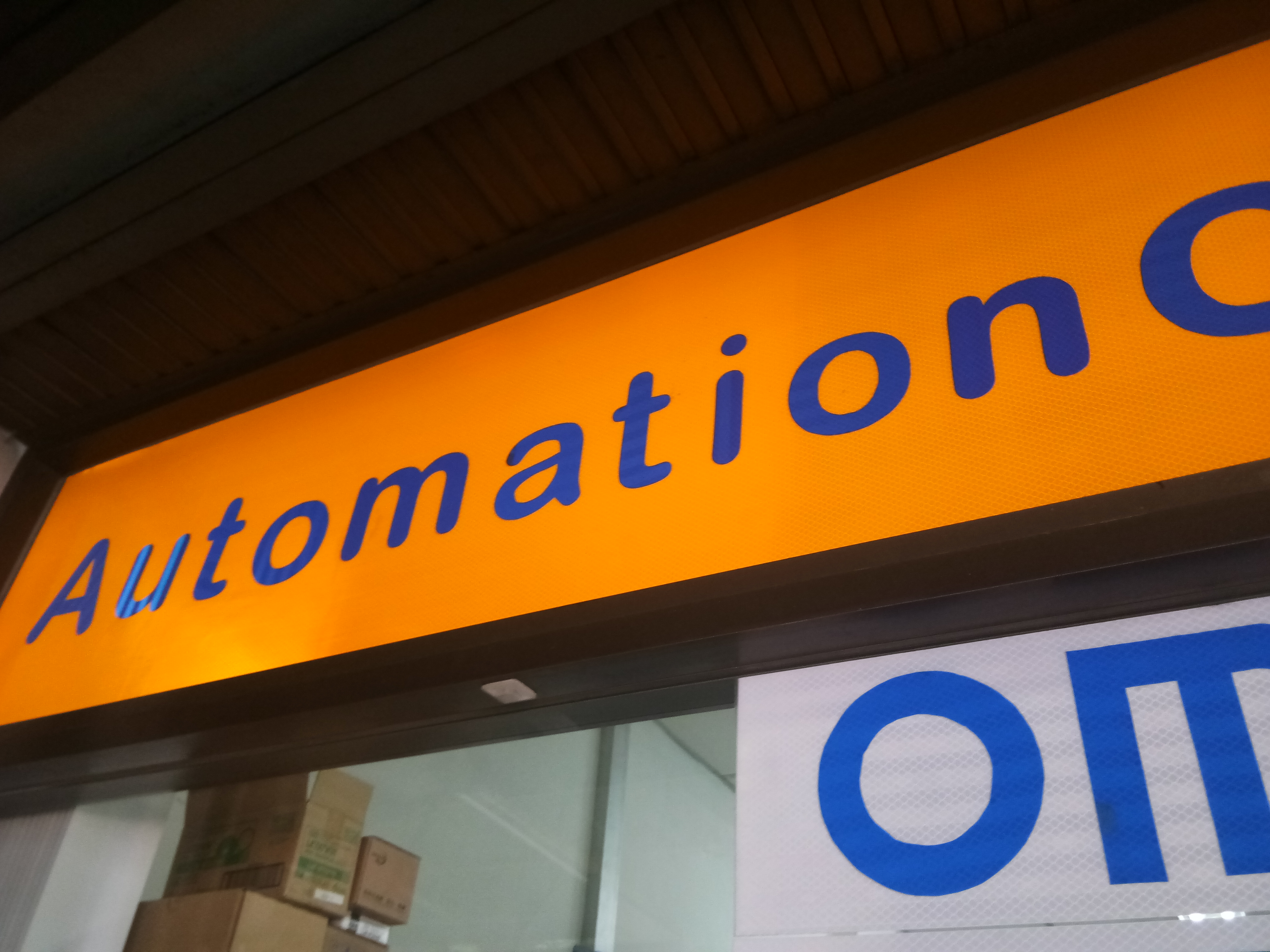 รับตัดสติ๊กเกอร์ 3M สูงสุด 48 นิ้ว ไม่ต้องต่อ ป้ายสติ๊กเกอร์