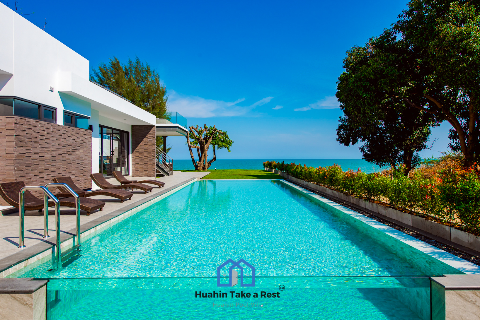 HR15039 บ้านพักติดทะเลหัวหิน The Premium Beach Villa Hua Hin