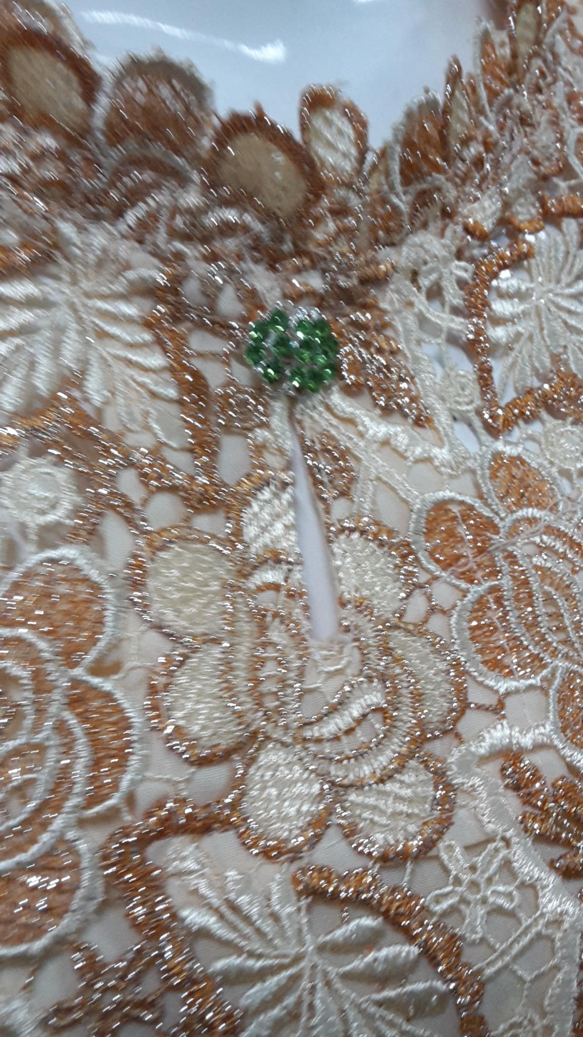 เสื้อลูกไม้สีทอง เสื้อผ้าไทยสีทองน่ารัก จับแมทเสื้อผ้าได้ง่ายทั้งกางเกง กางเกง หรือผ้าถุงไทย