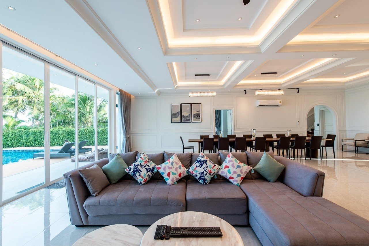 HR15030 บ้านพักติดทะเล The Vacation Beach Pool Villa Cha Am