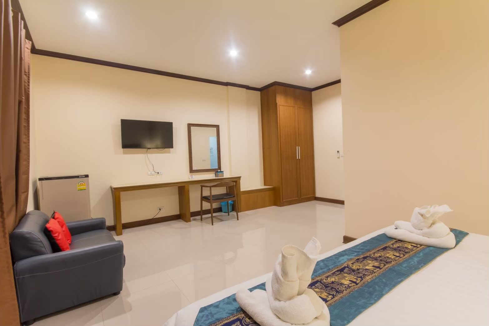 HR9002 บ้านพักหัวหิน บ้านแพรวา พูลวิลล่า