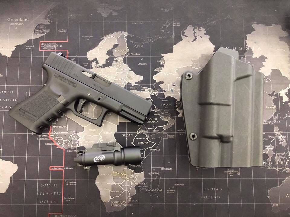 🔥ลูกค้าสามารถดูสินค้าทั้งหมดจาก แอด id Line:@bkkboy88 (ใส่ @ นำหน้าด้วยนะครับ) 🔥 ✅New.ซองปืนใส่ไฟฉาย G17/G19 ผลิตจากวัสดุ Nylon PA66 แข็งแรง สามารถใส่ G17 / G19 ที่ติดไฟฉาย X300 ระบบล็อคเข็มขัด Teklok ยึดแน่น น้ำหนักเบาเพียง 165 g.