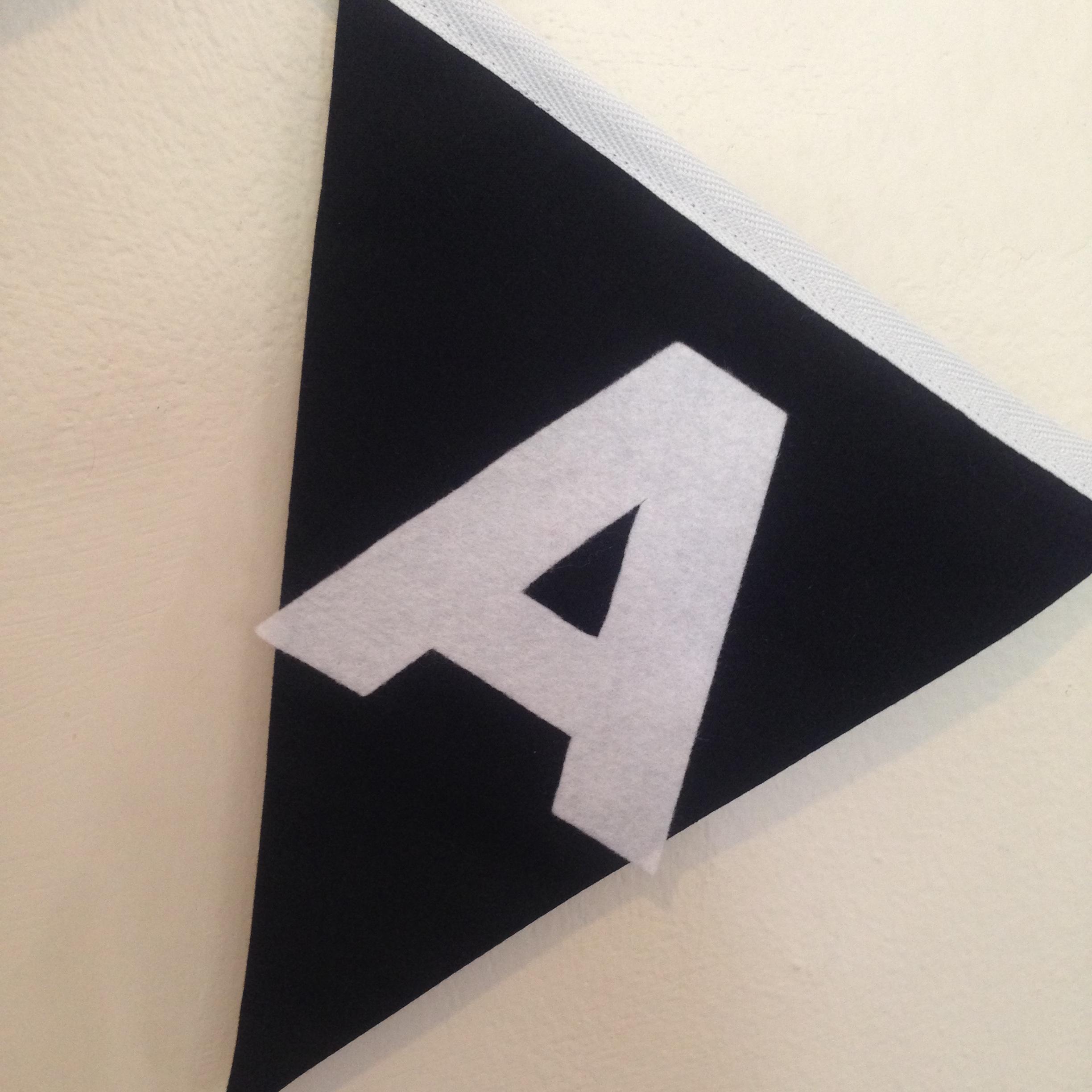 ธงราวร้าน Macaron