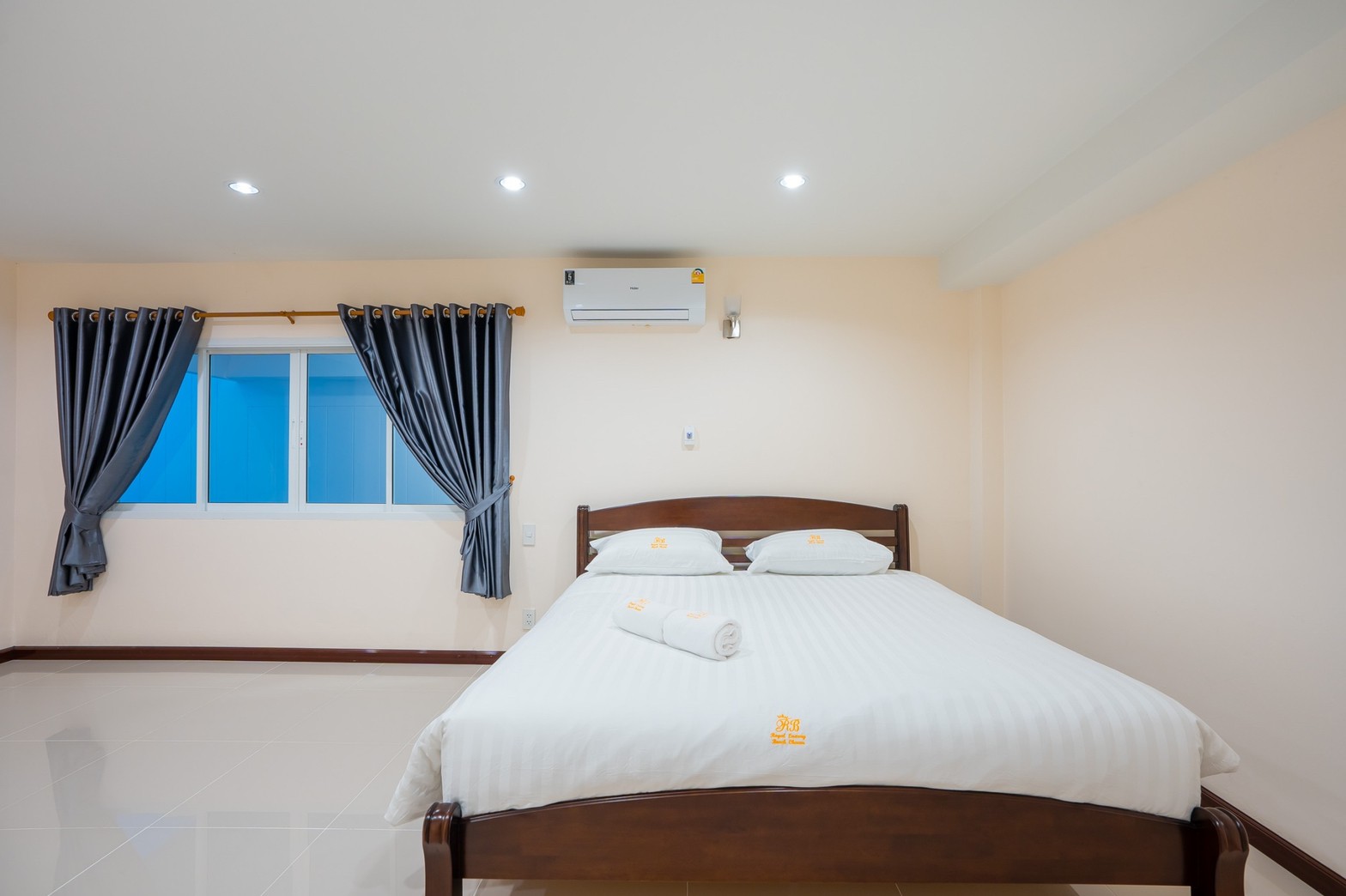 HR15067 บ้านพักใกล้ทะเลชะอำ The Great Beach Pool Villa Cha Am