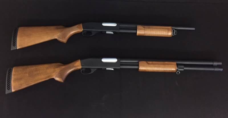 ปืนลูกซองยาว Classic Army M870 Shotgun ระบบ Pump Action Air Cocking (ชักยิงทีละนัด) วัสดุที่ใช้ทำกระโจมและพานท้าย เป็นไม้แท้ๆ สวย เนียน โครงปืนและลำกล้องทำจากโลหะ (Full Metal) แม็กกาซีนบรรจุ 22นัด ความแรงเฉลี่ย 430fps ขนาดเท่าปืนจริง น้ำหนักประมาณ 3 กก. ร
