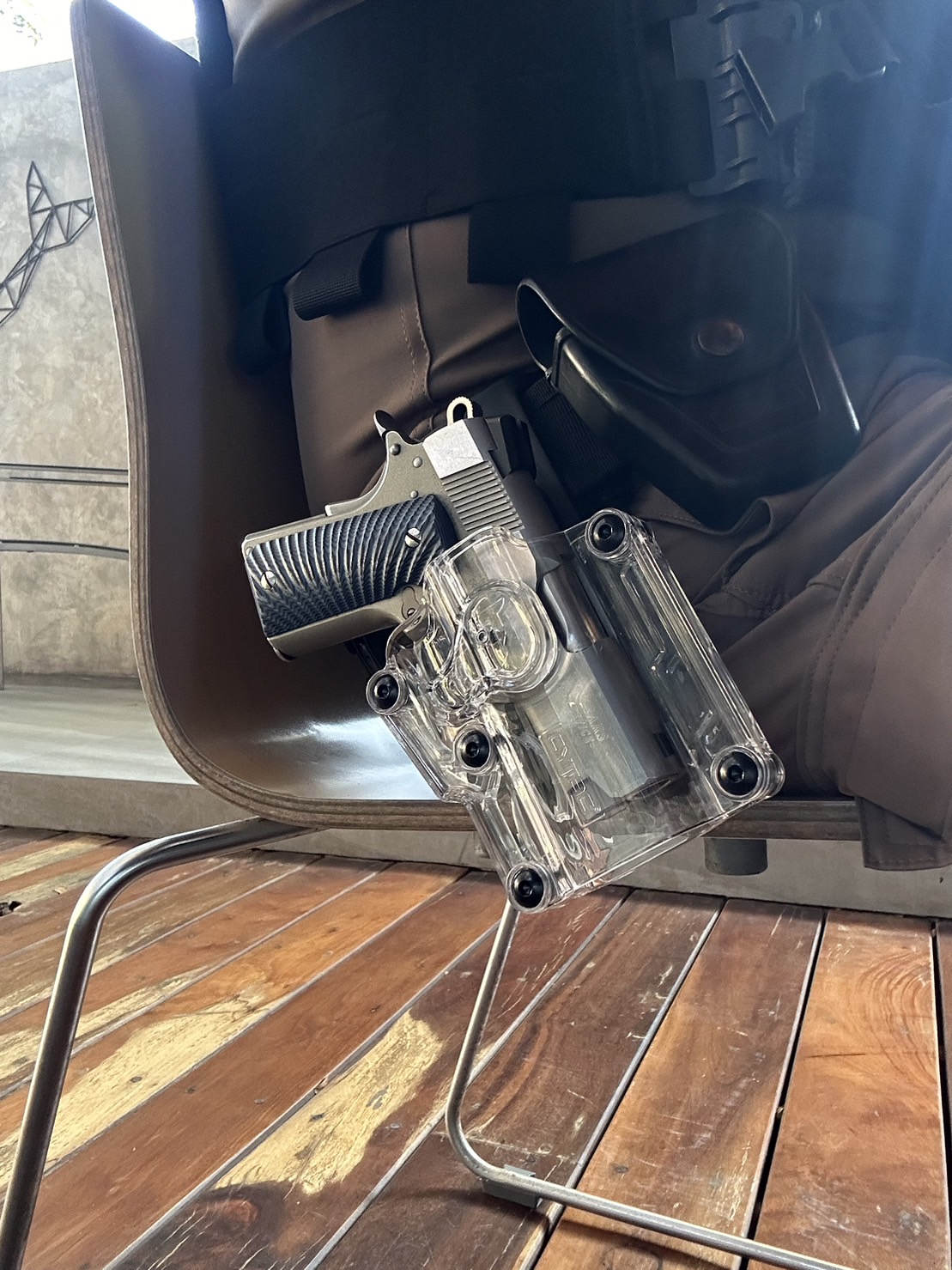 New.ซอง Megafit แบบใส ( Transparent Cytac Mega-Fit Holster ) -ซองปืนที่ออกแบบมาให้สามารถใช้งานได้หลากหลายรุ่น (ตามตารางแนบ) เช่น Glock , Sig Sauer, CZ , Beretta, Ruger , S&W, Walther, Colt, Taurus และอื่นๆ -ผลิตจากวัสดุ Polymer ชนิดใส -ซองถูกออกแบบให้ปลดล