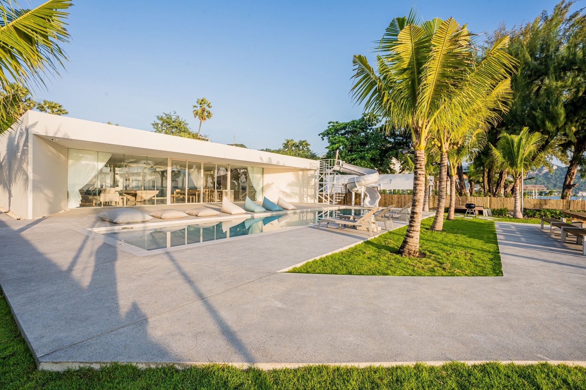 HR15083 บ้านพักติดทะเลหัวหิน The Rest Beachfront Hua Hin Pool Villa