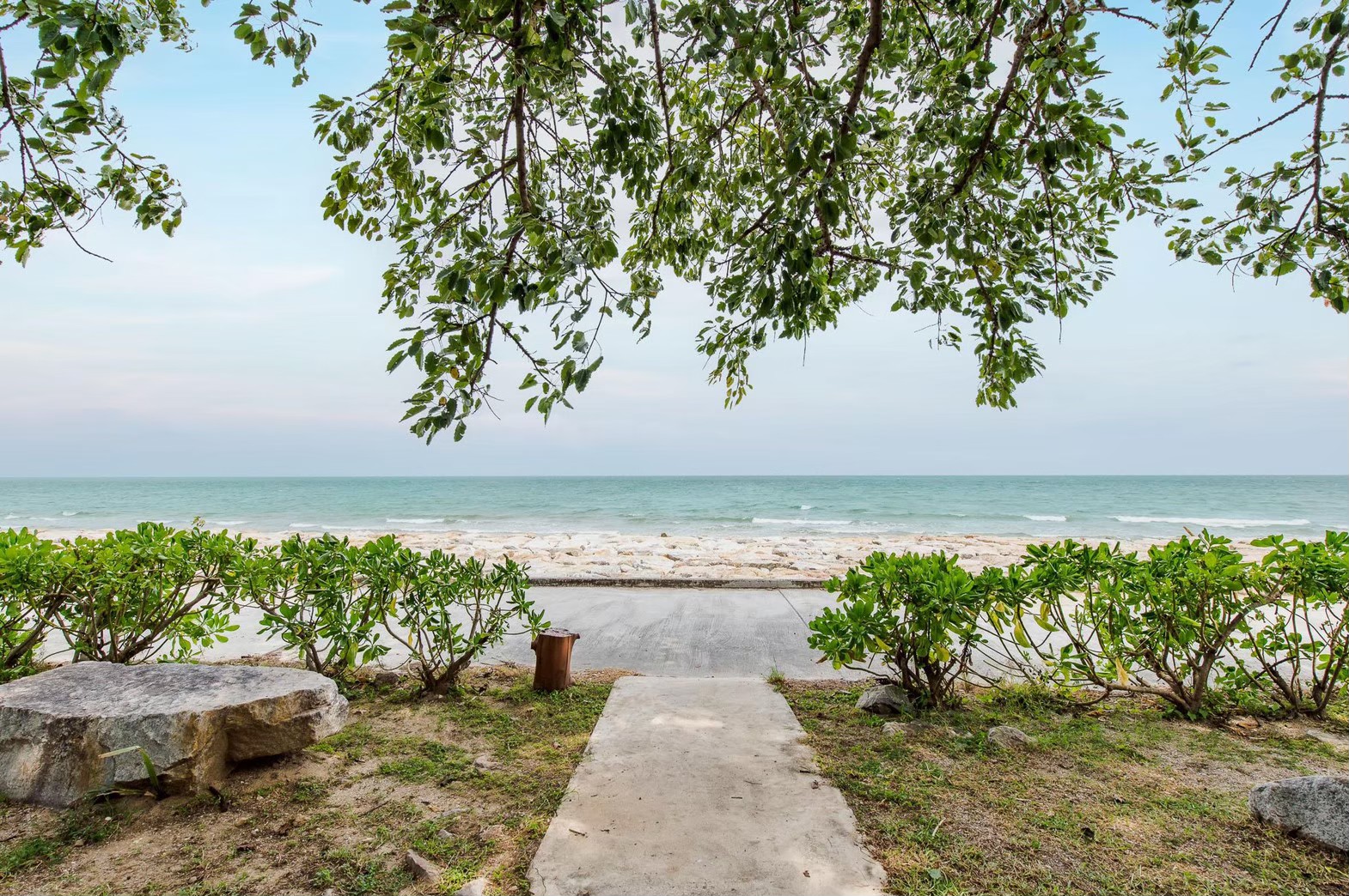 HR15062 บ้านพักติดทะเล The Le Valley Rimley Pranburi